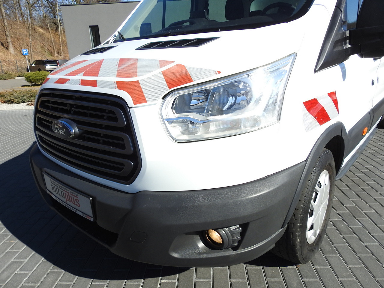 Xe ben nhỏ FORD TRANSIT TIPPER DOUBLE CABIN DOKA 6 SEATS CRUISE CONTROL AIR CONDITIONING 130HP: hình 14 Xe ben nhỏ FORD TRANSIT TIPPER DOUBLE CABIN DOKA 6 SEATS CRUISE CONTROL AIR CONDITIONING 130HP: hình 14