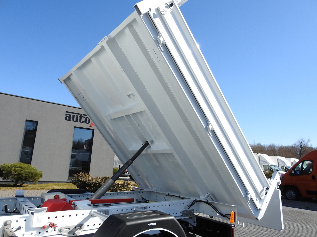 Xe ben nhỏ FORD TRANSIT TIPPER DOUBLE CABIN DOKA 6 SEATS CRUISE CONTROL AIR CONDITIONING 130HP: hình 20 Xe ben nhỏ FORD TRANSIT TIPPER DOUBLE CABIN DOKA 6 SEATS CRUISE CONTROL AIR CONDITIONING 130HP: hình 20