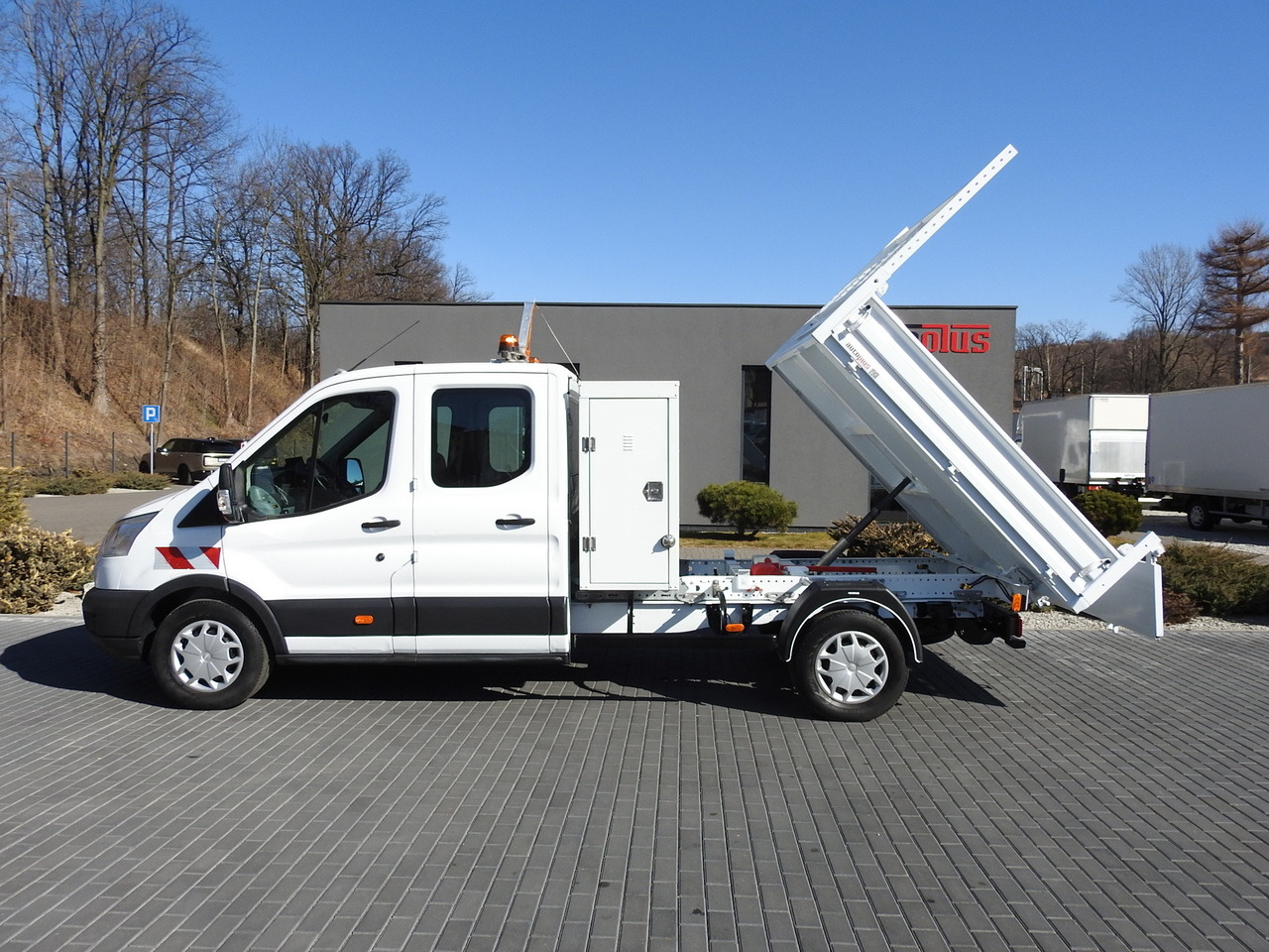 Xe ben nhỏ FORD TRANSIT TIPPER DOUBLE CABIN DOKA 6 SEATS CRUISE CONTROL AIR CONDITIONING 130HP: hình 8 Xe ben nhỏ FORD TRANSIT TIPPER DOUBLE CABIN DOKA 6 SEATS CRUISE CONTROL AIR CONDITIONING 130HP: hình 8