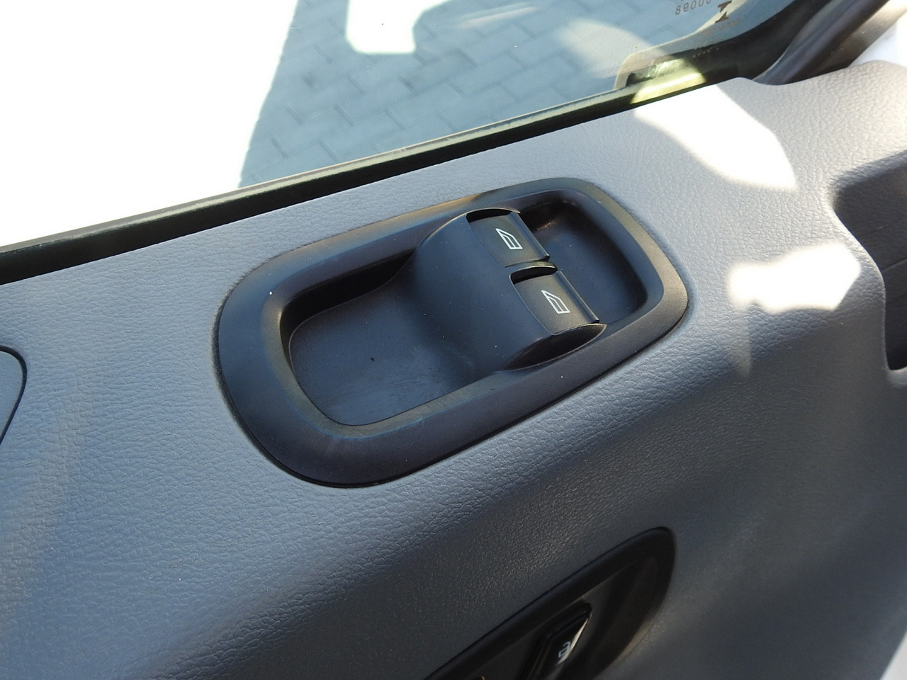 Xe ben nhỏ FORD TRANSIT TIPPER DOUBLE CABIN DOKA 6 SEATS CRUISE CONTROL AIR CONDITIONING 130HP: hình 28 Xe ben nhỏ FORD TRANSIT TIPPER DOUBLE CABIN DOKA 6 SEATS CRUISE CONTROL AIR CONDITIONING 130HP: hình 28