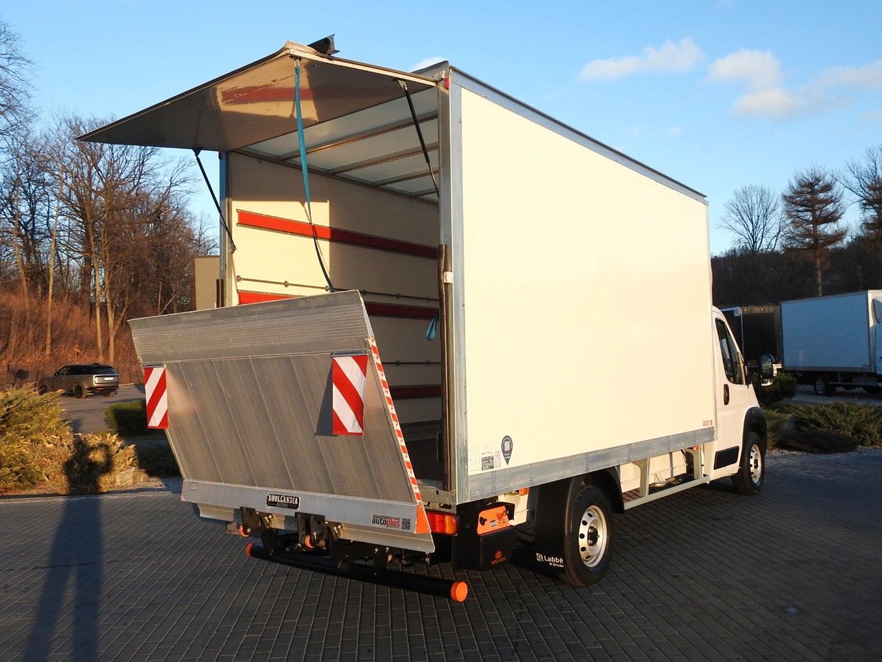 Fiat DUCATO KOFFER AUFZUG 8 PALETTEN TEMPOMAT - Xe tải nhỏ thùng kín: hình 3 Fiat DUCATO KOFFER AUFZUG 8 PALETTEN TEMPOMAT - Xe tải nhỏ thùng kín: hình 3
