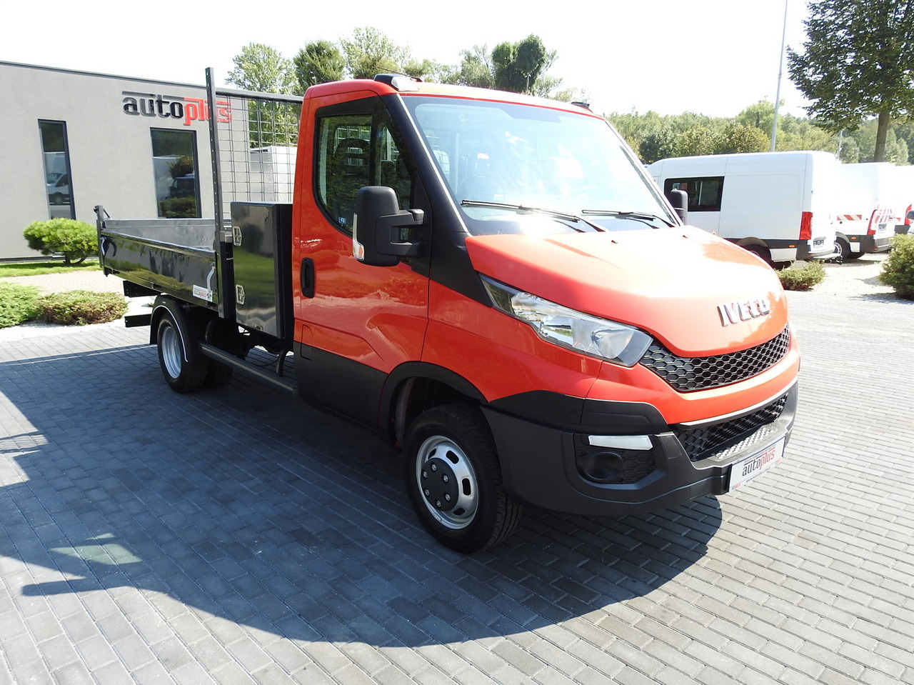 IVECO DAILY 35C13 TIPPER CRUISE CONTROL AIR CONDITIONING TWIN WHEELS 130HP - Xe ben nhỏ: hình 4 IVECO DAILY 35C13 TIPPER CRUISE CONTROL AIR CONDITIONING TWIN WHEELS 130HP - Xe ben nhỏ: hình 4