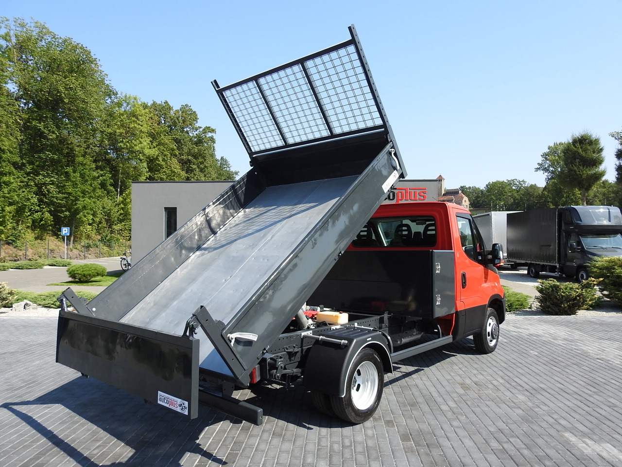 IVECO DAILY 35C13 TIPPER CRUISE CONTROL AIR CONDITIONING TWIN WHEELS 130HP - Xe ben nhỏ: hình 3 IVECO DAILY 35C13 TIPPER CRUISE CONTROL AIR CONDITIONING TWIN WHEELS 130HP - Xe ben nhỏ: hình 3