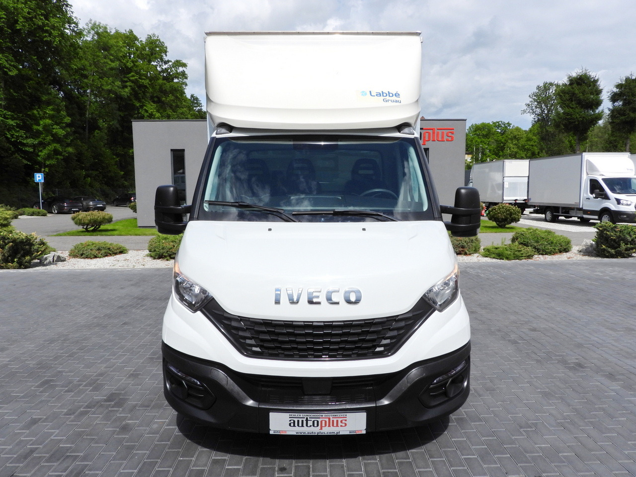 IVECO DAILY 35C16 BOX LIFT 8 PALLETS CRUISE CONTROL TWIN WHEELS AIR CONDITIONING 160HP - Xe tải nhỏ thùng kín: hình 5 IVECO DAILY 35C16 BOX LIFT 8 PALLETS CRUISE CONTROL TWIN WHEELS AIR CONDITIONING 160HP - Xe tải nhỏ thùng kín: hình 5