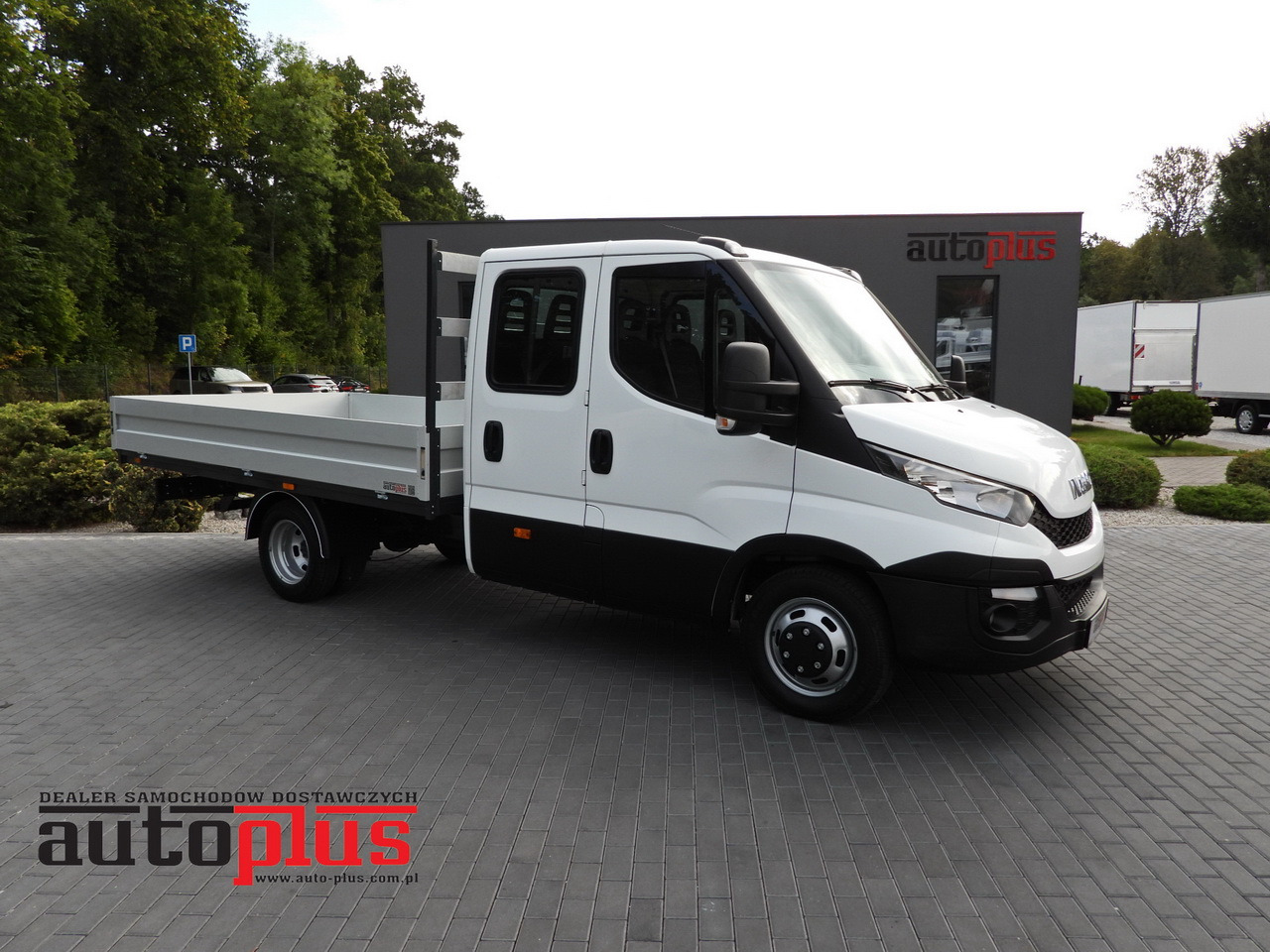 IVECO DAILY 35C17 STAKE BODY DOUBLE CABIN DOKA 7 SEATS CRUISE CONTROL TWIN WHEELS AIR CONDITIONING 170HP - Xe tải van: hình 1 IVECO DAILY 35C17 STAKE BODY DOUBLE CABIN DOKA 7 SEATS CRUISE CONTROL TWIN WHEELS AIR CONDITIONING 170HP - Xe tải van: hình 1