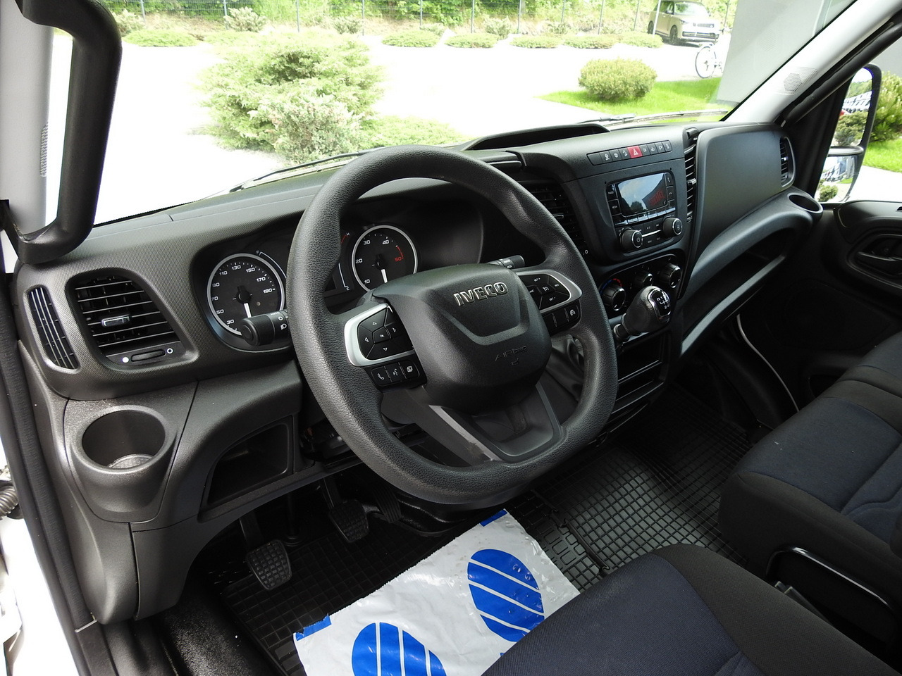 IVECO DAILY 35S14 8 PALLETS CRUISE CONTROL TWIN WHEELS AIR CONDITIONING 140HP - Xe tải nhỏ thùng kín: hình 2 IVECO DAILY 35S14 8 PALLETS CRUISE CONTROL TWIN WHEELS AIR CONDITIONING 140HP - Xe tải nhỏ thùng kín: hình 2