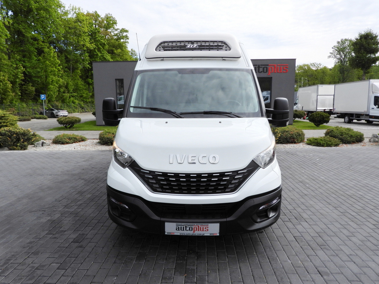IVECO DAILY 35S14 REFRIGERATOR VAN -10*C POWER SUPPLY 230V CRUISE CONTROL AUTOMATIC TRANSMISSION HI-MATIC AIR CONDITIONING 140HP - Xe van đông lạnh: hình 5 IVECO DAILY 35S14 REFRIGERATOR VAN -10*C POWER SUPPLY 230V CRUISE CONTROL AUTOMATIC TRANSMISSION HI-MATIC AIR CONDITIONING 140HP - Xe van đông lạnh: hình 5