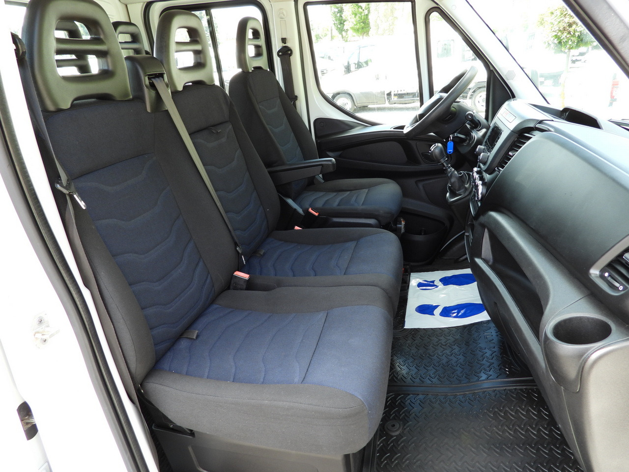 Xe tải van IVECO DAILY 35S14 STAKE BODY DOUBLE CABIN DOKA 7 SEATS CRUISE CONTROL AIR CONDITIONING 135HP: hình 38 Xe tải van IVECO DAILY 35S14 STAKE BODY DOUBLE CABIN DOKA 7 SEATS CRUISE CONTROL AIR CONDITIONING 135HP: hình 38