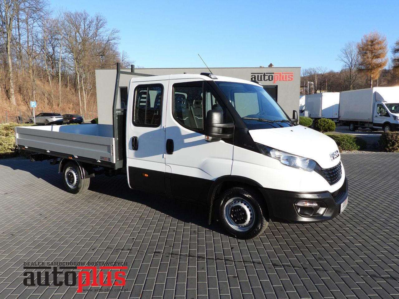 IVECO DAILY 35S14 STAKE BODY DOUBLE CABIN DOKA 7 SEATS CRUISE CONTROL AIR CONDITIONING 140HP - Xe tải van: hình 1 IVECO DAILY 35S14 STAKE BODY DOUBLE CABIN DOKA 7 SEATS CRUISE CONTROL AIR CONDITIONING 140HP - Xe tải van: hình 1