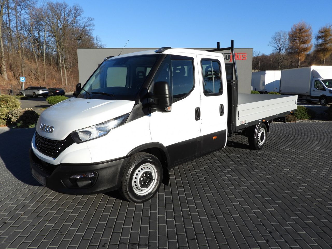 Xe tải van IVECO DAILY 35S14 STAKE BODY DOUBLE CABIN DOKA 7 SEATS CRUISE CONTROL AIR CONDITIONING 140HP: hình 14 Xe tải van IVECO DAILY 35S14 STAKE BODY DOUBLE CABIN DOKA 7 SEATS CRUISE CONTROL AIR CONDITIONING 140HP: hình 14