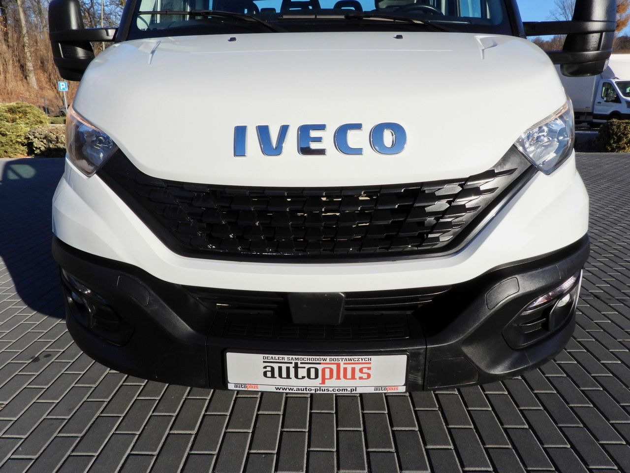 Xe tải van IVECO DAILY 35S14 STAKE BODY DOUBLE CABIN DOKA 7 SEATS CRUISE CONTROL AIR CONDITIONING 140HP: hình 13 Xe tải van IVECO DAILY 35S14 STAKE BODY DOUBLE CABIN DOKA 7 SEATS CRUISE CONTROL AIR CONDITIONING 140HP: hình 13