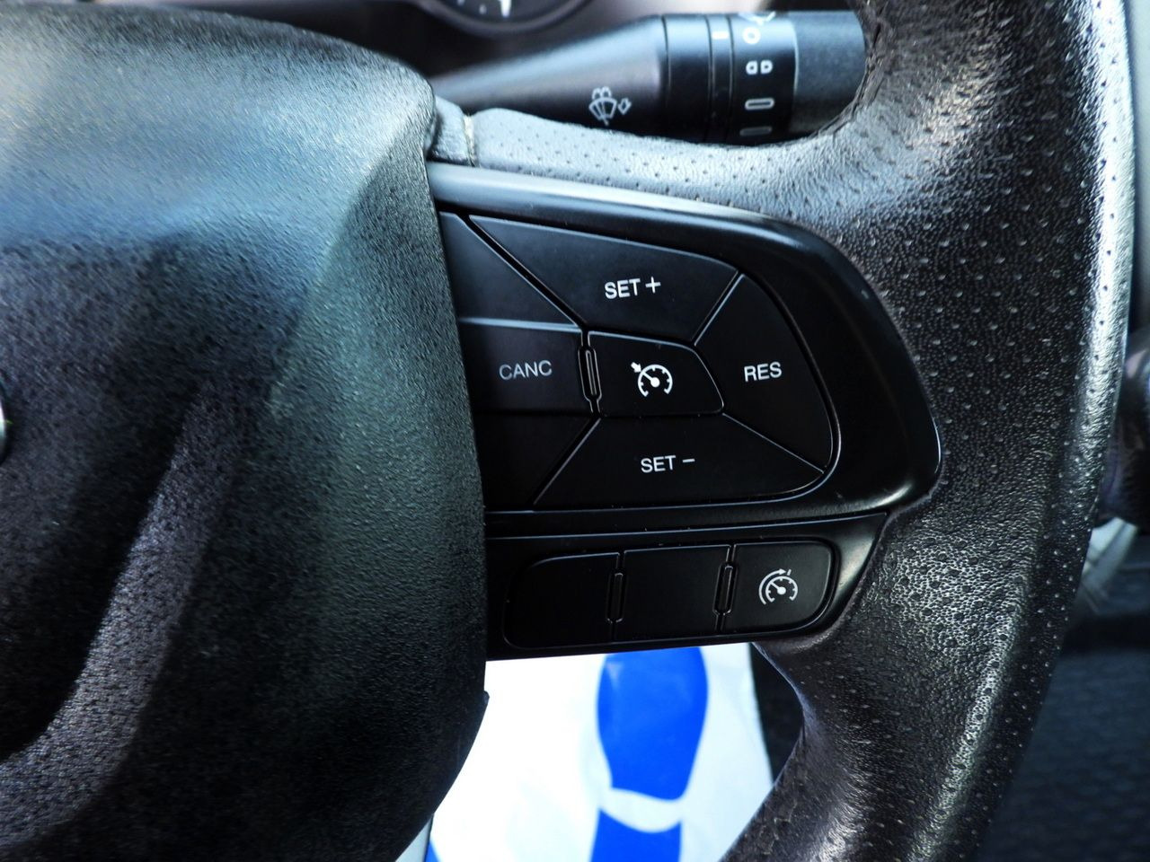 Xe tải van IVECO DAILY 35S14 STAKE BODY DOUBLE CABIN DOKA 7 SEATS CRUISE CONTROL AIR CONDITIONING 140HP: hình 22 Xe tải van IVECO DAILY 35S14 STAKE BODY DOUBLE CABIN DOKA 7 SEATS CRUISE CONTROL AIR CONDITIONING 140HP: hình 22