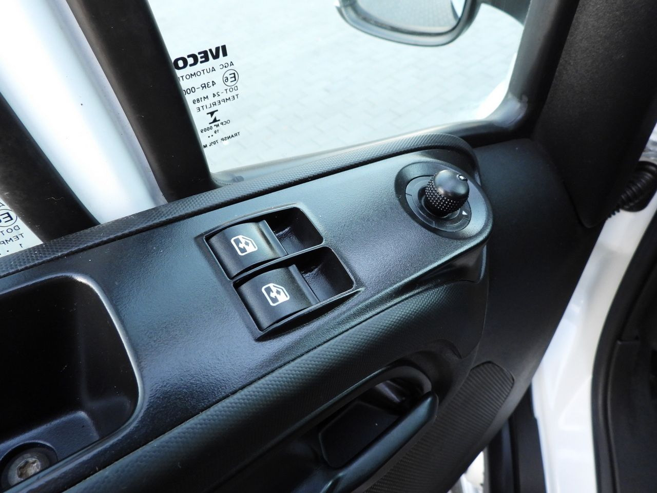 Xe tải van IVECO DAILY 35S14 STAKE BODY DOUBLE CABIN DOKA 7 SEATS CRUISE CONTROL AIR CONDITIONING 140HP: hình 19 Xe tải van IVECO DAILY 35S14 STAKE BODY DOUBLE CABIN DOKA 7 SEATS CRUISE CONTROL AIR CONDITIONING 140HP: hình 19