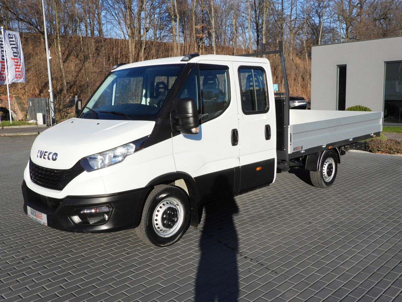 Xe tải van IVECO DAILY 35S14 STAKE BODY DOUBLE CABIN DOKA 7 SEATS CRUISE CONTROL AIR CONDITIONING 140HP: hình 6 Xe tải van IVECO DAILY 35S14 STAKE BODY DOUBLE CABIN DOKA 7 SEATS CRUISE CONTROL AIR CONDITIONING 140HP: hình 6