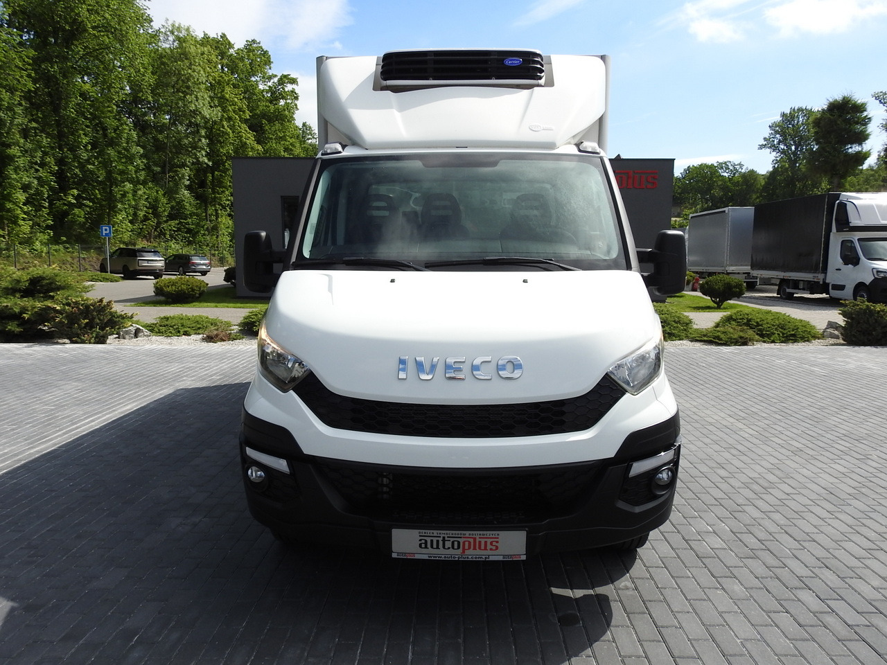 IVECO DAILY 35S15 REGRIGERATOR BOX -12*C 8 PALLETS CRUISE CONTROL TWIN WHEELS AIR CONDITIONING 150HP - Xe van đông lạnh: hình 5 IVECO DAILY 35S15 REGRIGERATOR BOX -12*C 8 PALLETS CRUISE CONTROL TWIN WHEELS AIR CONDITIONING 150HP - Xe van đông lạnh: hình 5