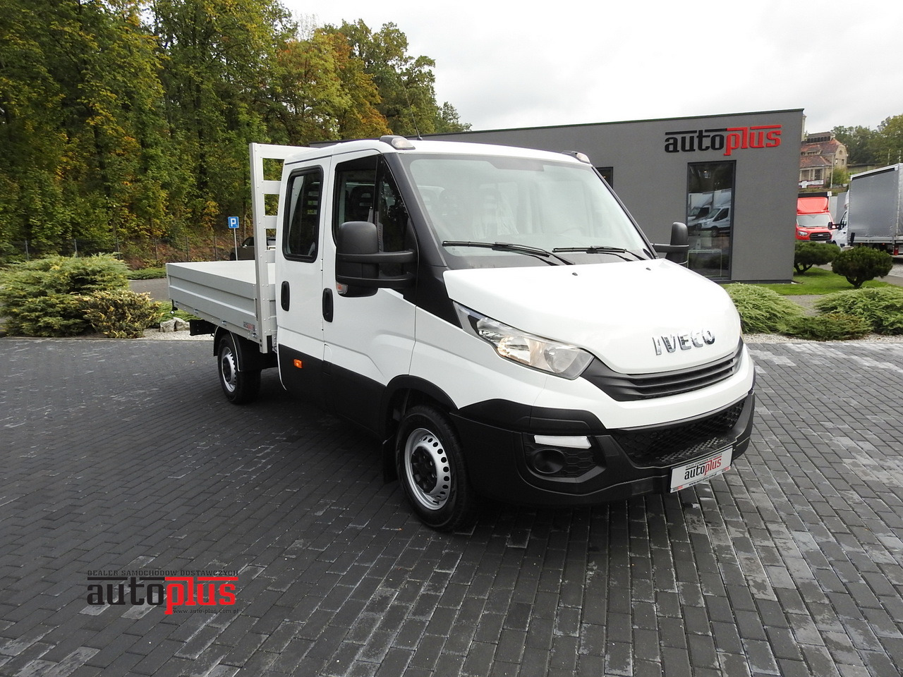 IVECO DAILY 35S15 STAKE BODY DOUBLE CABIN DOKA 7 SEATS AIR CONDITIONING 150HP - Xe tải van: hình 1 IVECO DAILY 35S15 STAKE BODY DOUBLE CABIN DOKA 7 SEATS AIR CONDITIONING 150HP - Xe tải van: hình 1