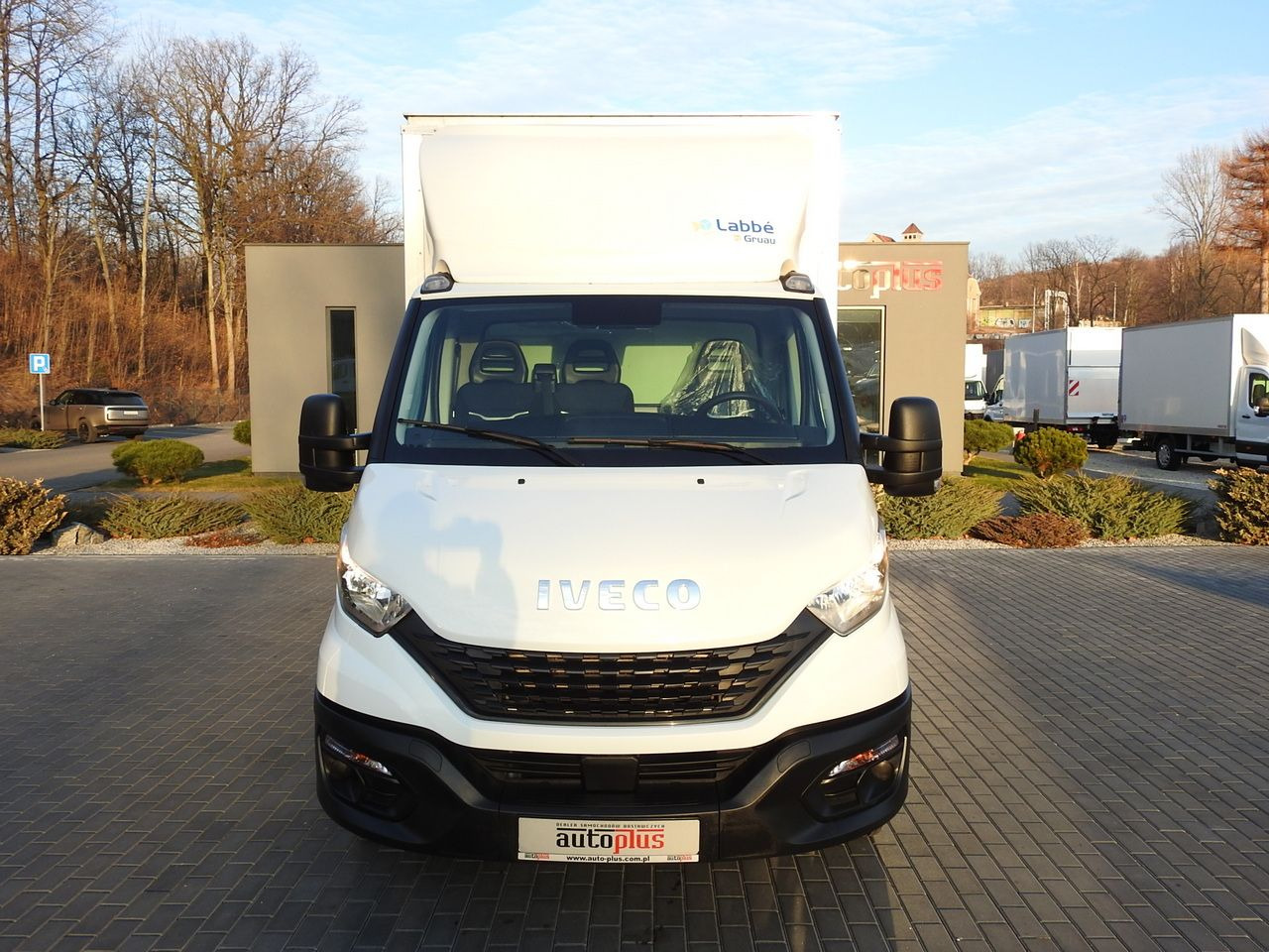 IVECO DAILY 35S16 BOX LIFT 8 PALLETS CRUISE CONTROL AIR CONDITIONING TWIN WHEELS 160HP - Xe tải nhỏ thùng kín: hình 5 IVECO DAILY 35S16 BOX LIFT 8 PALLETS CRUISE CONTROL AIR CONDITIONING TWIN WHEELS 160HP - Xe tải nhỏ thùng kín: hình 5