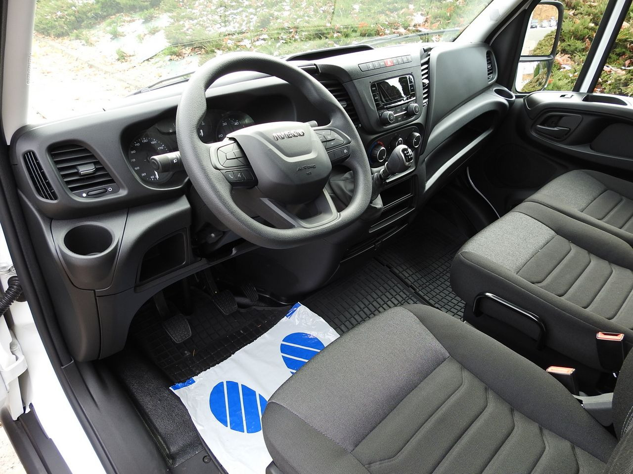 IVECO DAILY 35S16 NEW TARPAULIN LIFT 8 PALLETS CRUISE CONTROL AIR CONDITIONING 160HP - Xe van thùng mui bạt: hình 2 IVECO DAILY 35S16 NEW TARPAULIN LIFT 8 PALLETS CRUISE CONTROL AIR CONDITIONING 160HP - Xe van thùng mui bạt: hình 2