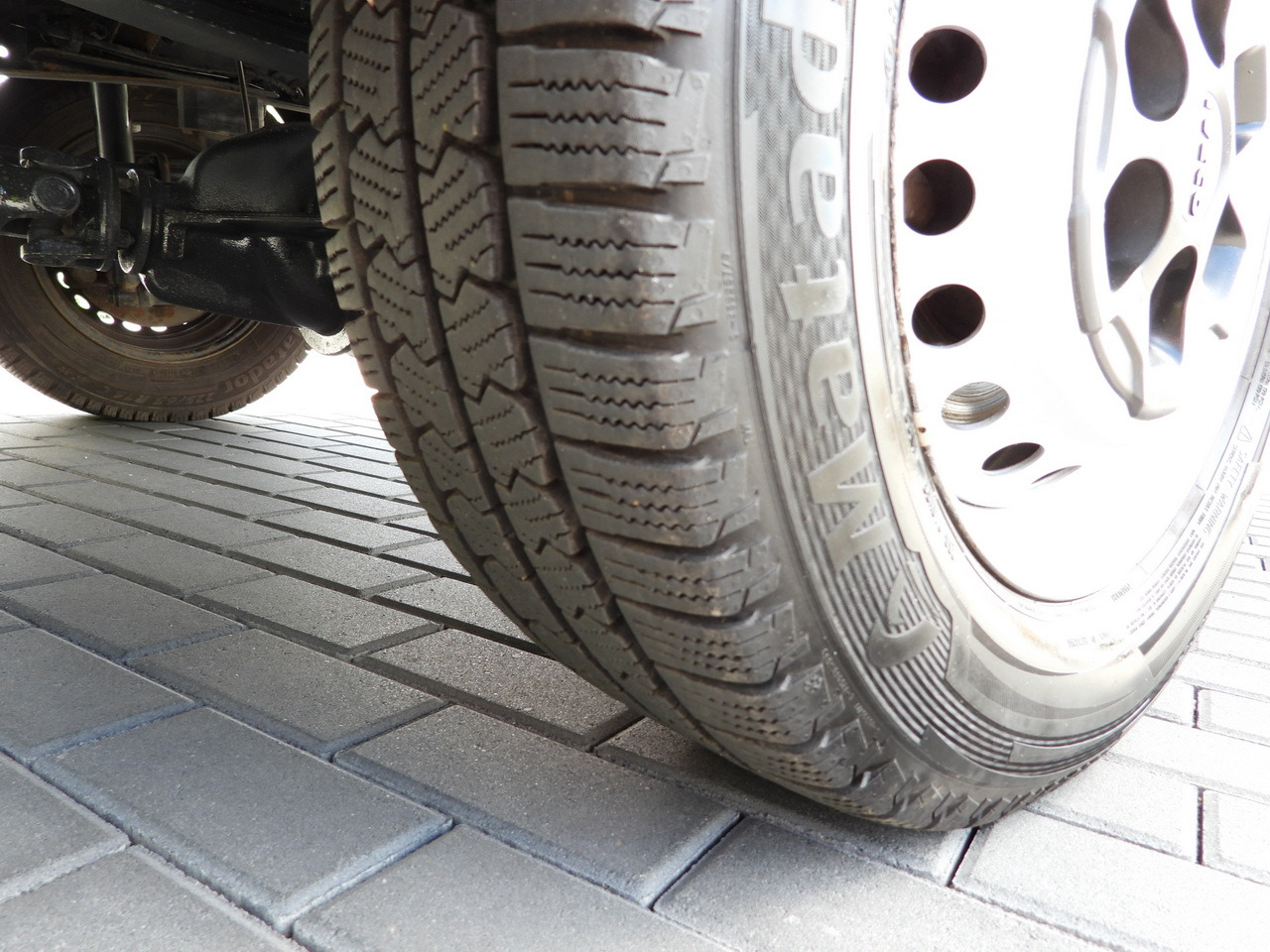 Xe tải nhỏ phẳng IVECO DAILY 35S16 STAKE BODY 10 PALLETS CRUISE CONTROL AIR CONDITIONING 160HP: hình 21 Xe tải nhỏ phẳng IVECO DAILY 35S16 STAKE BODY 10 PALLETS CRUISE CONTROL AIR CONDITIONING 160HP: hình 21