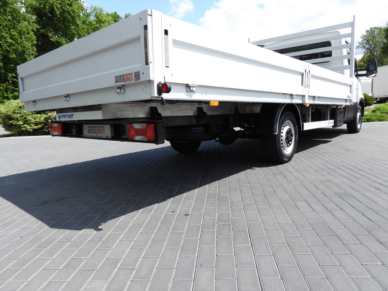 Xe tải nhỏ phẳng IVECO DAILY 35S16 STAKE BODY 10 PALLETS CRUISE CONTROL AIR CONDITIONING 160HP: hình 23 Xe tải nhỏ phẳng IVECO DAILY 35S16 STAKE BODY 10 PALLETS CRUISE CONTROL AIR CONDITIONING 160HP: hình 23