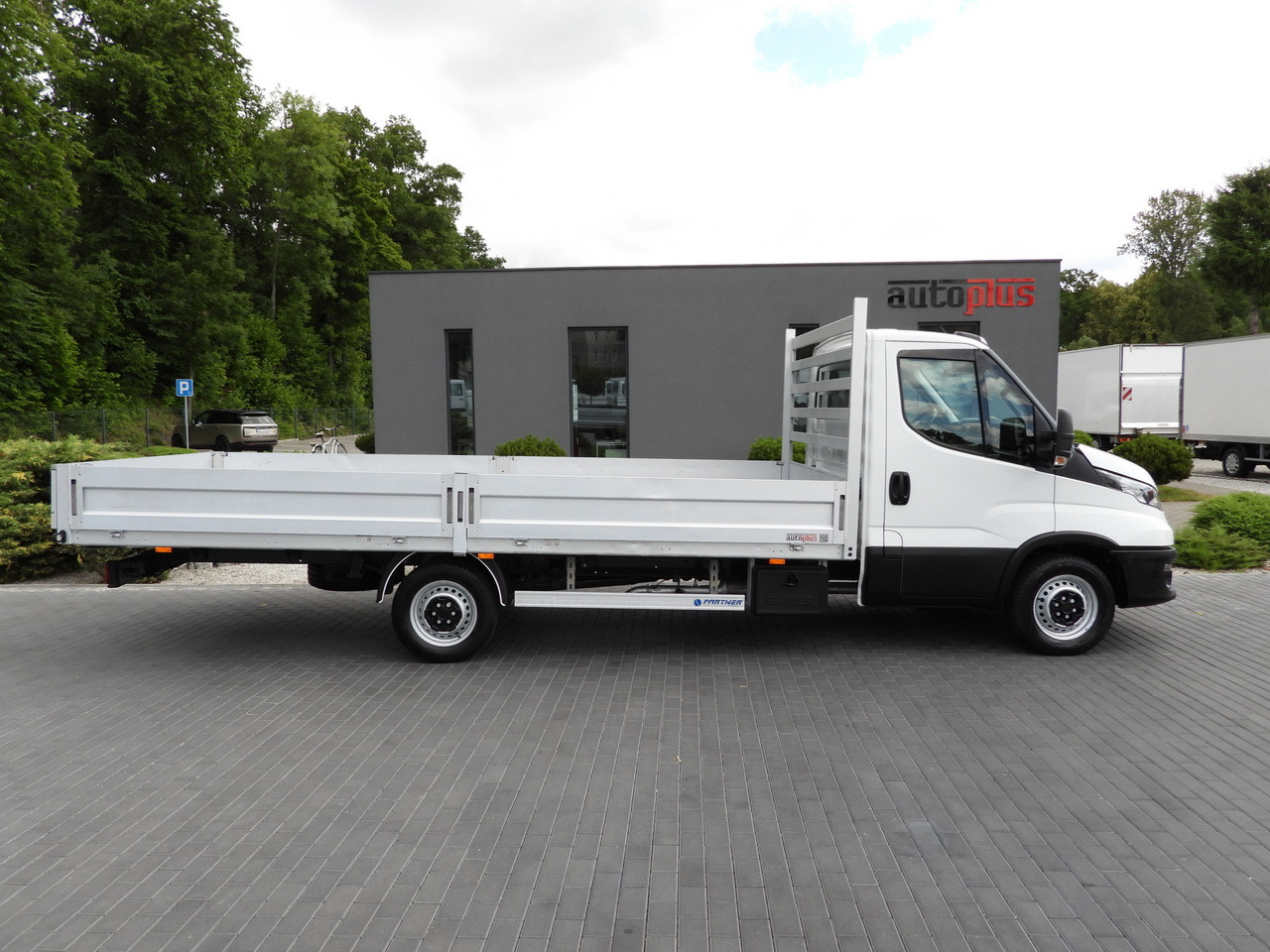 Xe tải nhỏ phẳng IVECO DAILY 35S16 STAKE BODY 10 PALLETS CRUISE CONTROL AIR CONDITIONING 160HP: hình 7 Xe tải nhỏ phẳng IVECO DAILY 35S16 STAKE BODY 10 PALLETS CRUISE CONTROL AIR CONDITIONING 160HP: hình 7