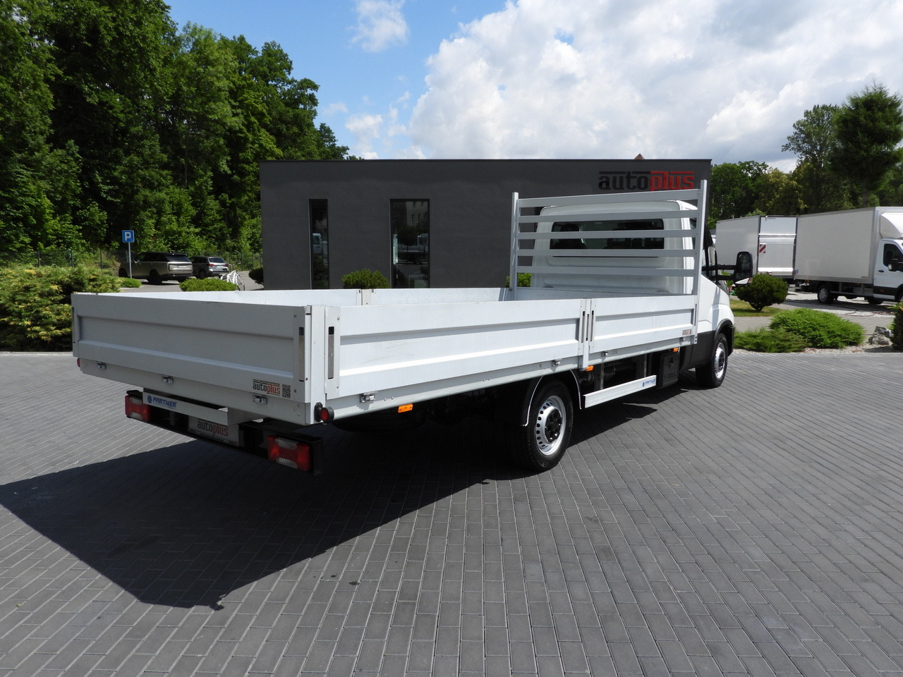 IVECO DAILY 35S16 STAKE BODY 10 PALLETS CRUISE CONTROL AIR CONDITIONING 160HP - Xe tải nhỏ phẳng: hình 3 IVECO DAILY 35S16 STAKE BODY 10 PALLETS CRUISE CONTROL AIR CONDITIONING 160HP - Xe tải nhỏ phẳng: hình 3