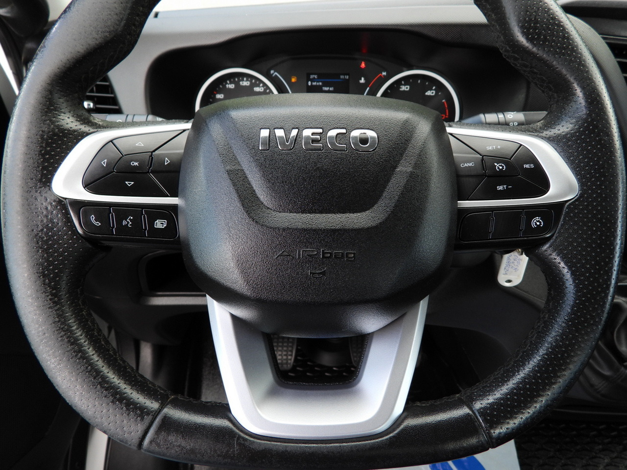 Xe tải nhỏ phẳng IVECO DAILY 35S16 STAKE BODY 10 PALLETS CRUISE CONTROL AIR CONDITIONING 160HP: hình 29 Xe tải nhỏ phẳng IVECO DAILY 35S16 STAKE BODY 10 PALLETS CRUISE CONTROL AIR CONDITIONING 160HP: hình 29