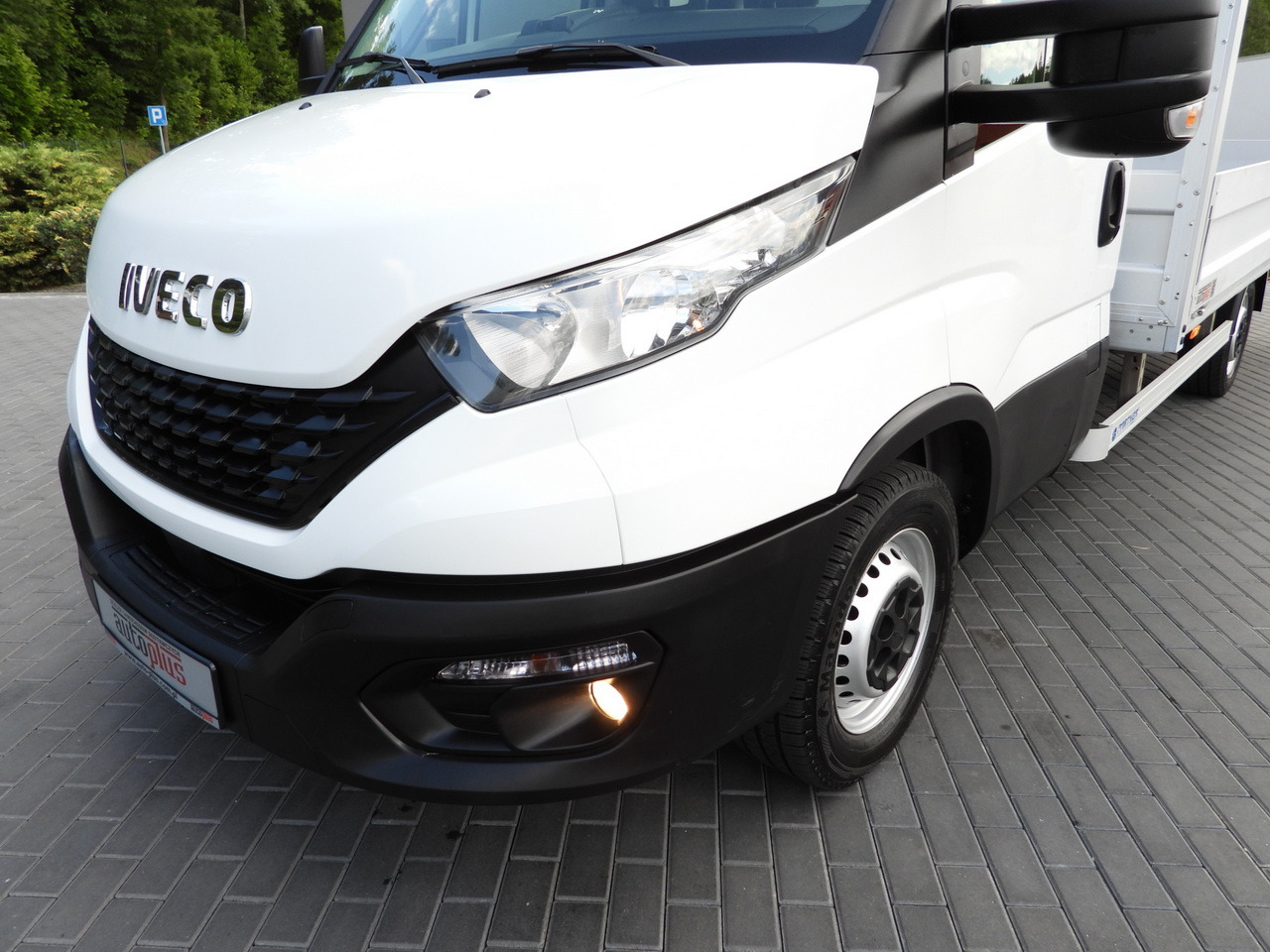 Xe tải nhỏ phẳng IVECO DAILY 35S16 STAKE BODY 10 PALLETS CRUISE CONTROL AIR CONDITIONING 160HP: hình 18 Xe tải nhỏ phẳng IVECO DAILY 35S16 STAKE BODY 10 PALLETS CRUISE CONTROL AIR CONDITIONING 160HP: hình 18
