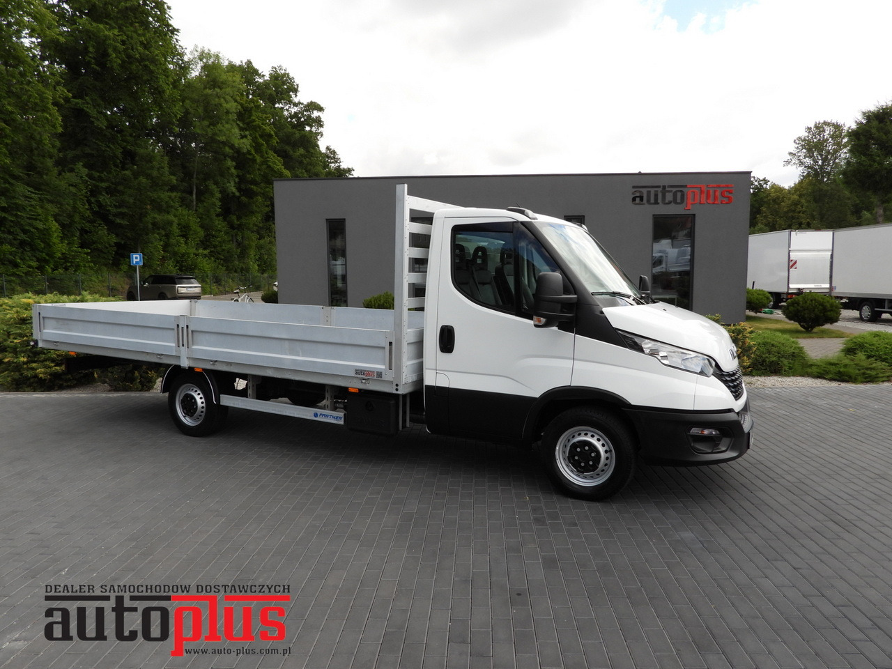 IVECO DAILY 35S16 STAKE BODY 10 PALLETS CRUISE CONTROL AIR CONDITIONING 160HP - Xe tải nhỏ phẳng: hình 1 IVECO DAILY 35S16 STAKE BODY 10 PALLETS CRUISE CONTROL AIR CONDITIONING 160HP - Xe tải nhỏ phẳng: hình 1