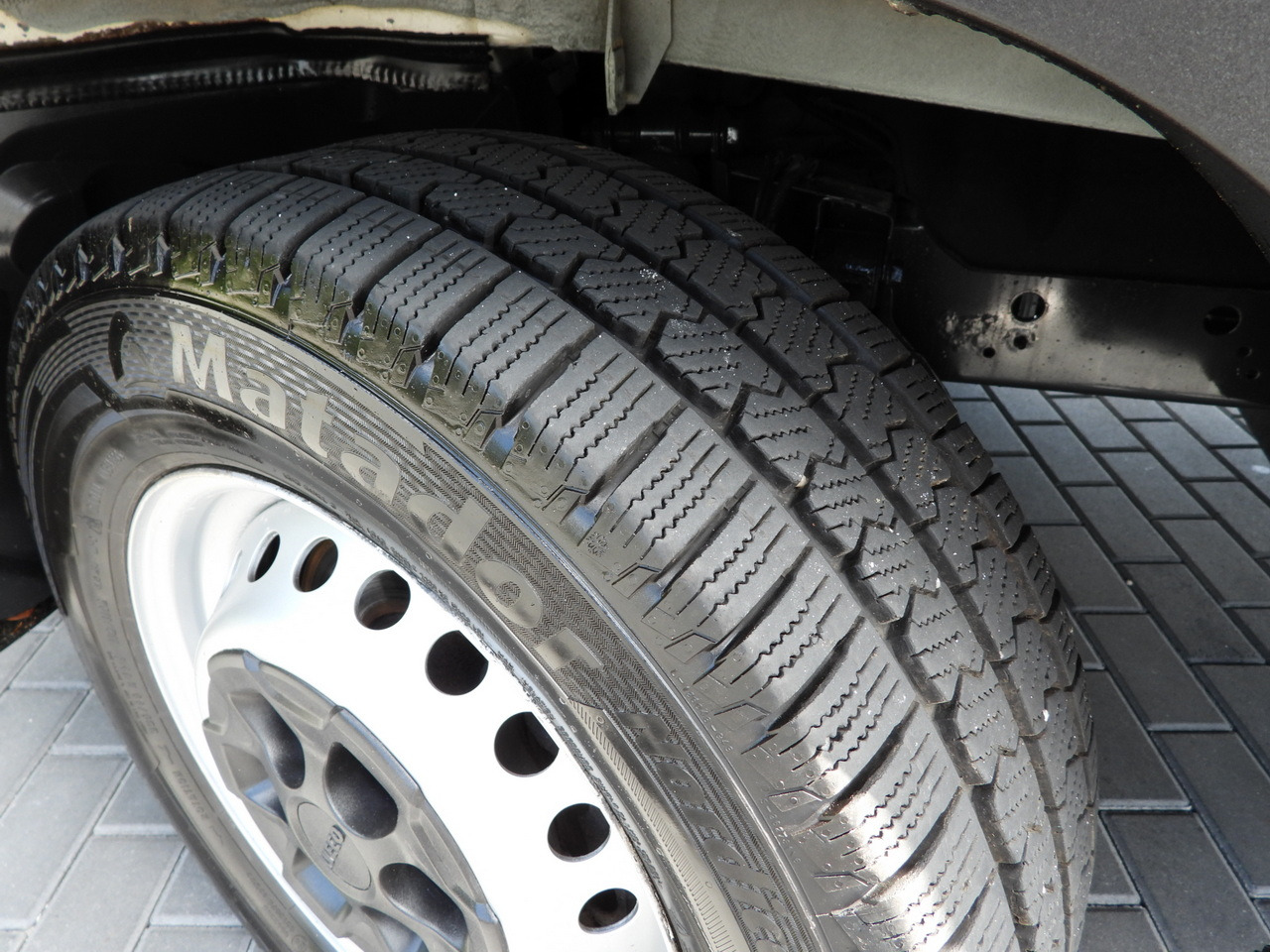 Xe tải nhỏ phẳng IVECO DAILY 35S16 STAKE BODY 10 PALLETS CRUISE CONTROL AIR CONDITIONING 160HP: hình 22 Xe tải nhỏ phẳng IVECO DAILY 35S16 STAKE BODY 10 PALLETS CRUISE CONTROL AIR CONDITIONING 160HP: hình 22