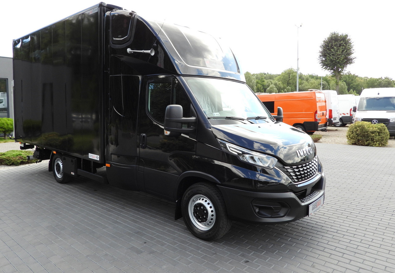 IVECO DAILY 35S18 BOX LIFT 8 PALLETS WEBASTO CRUISE CONTROL NAVIGATION LED LIGHTS PNEUMATICS AIR CONDITIONING 180HP - Xe tải nhỏ thùng kín: hình 4 IVECO DAILY 35S18 BOX LIFT 8 PALLETS WEBASTO CRUISE CONTROL NAVIGATION LED LIGHTS PNEUMATICS AIR CONDITIONING 180HP - Xe tải nhỏ thùng kín: hình 4