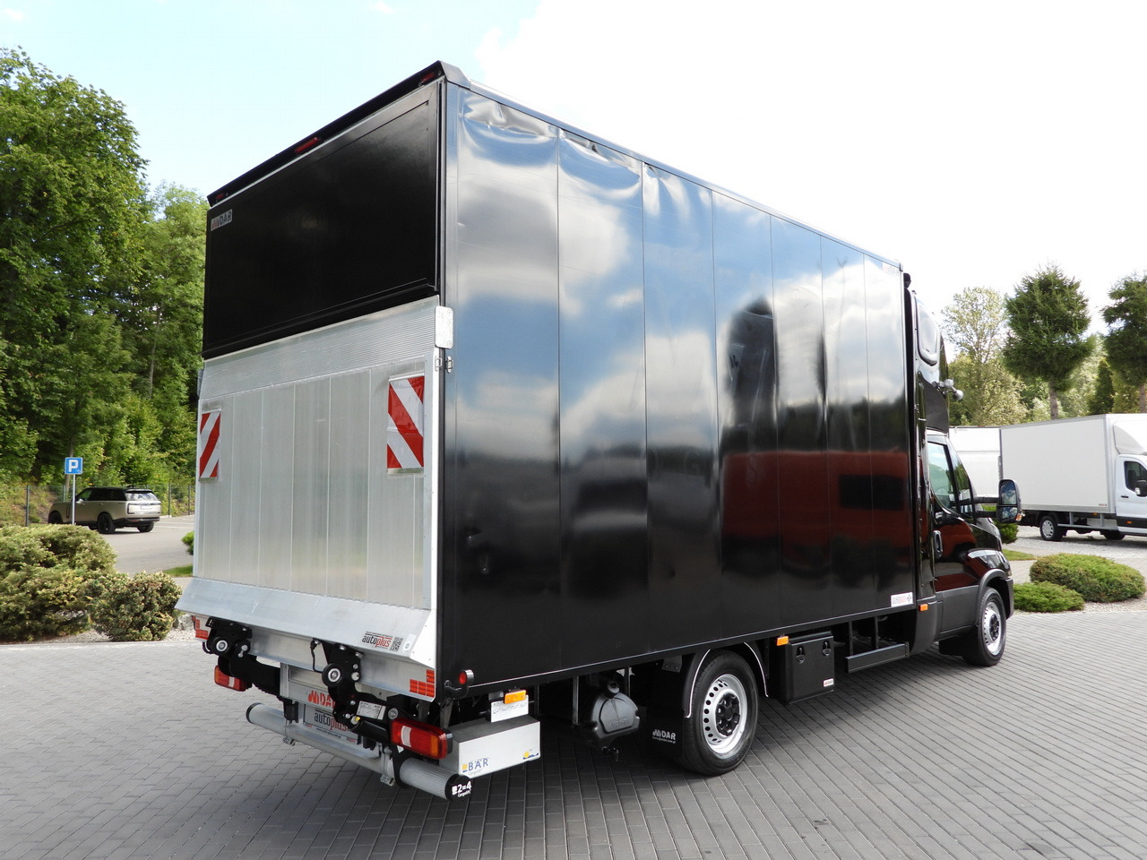 IVECO DAILY 35S18 BOX LIFT 8 PALLETS WEBASTO CRUISE CONTROL NAVIGATION LED LIGHTS PNEUMATICS AIR CONDITIONING 180HP - Xe tải nhỏ thùng kín: hình 3 IVECO DAILY 35S18 BOX LIFT 8 PALLETS WEBASTO CRUISE CONTROL NAVIGATION LED LIGHTS PNEUMATICS AIR CONDITIONING 180HP - Xe tải nhỏ thùng kín: hình 3