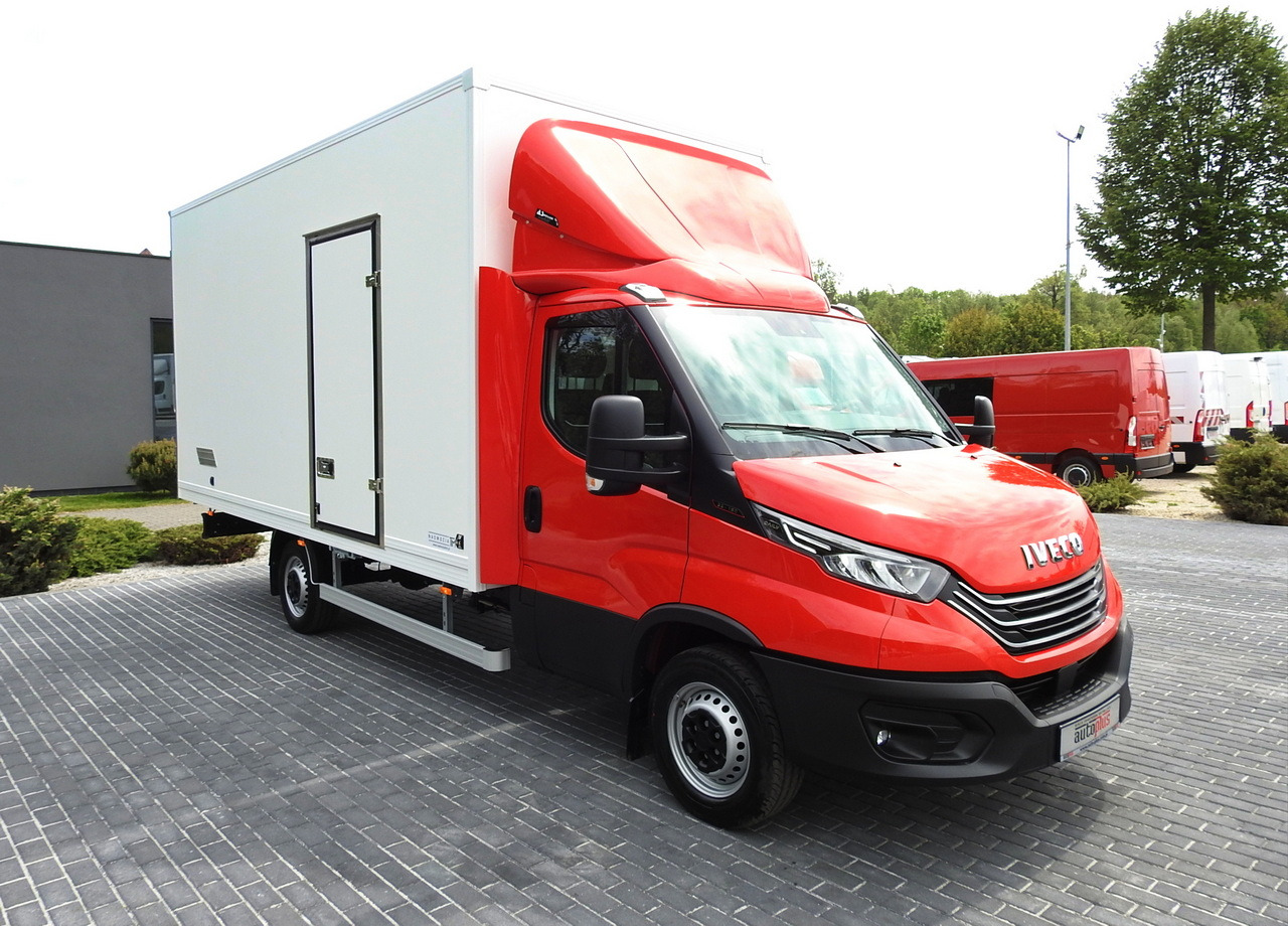 IVECO DAILY 35S18 NEW BOX 10 PALLETS CRUISE CONTROL NAVIGATION AIR CONDITIONING LED LIGHTS GUARANTEE 180HP - Xe tải nhỏ thùng kín: hình 4 IVECO DAILY 35S18 NEW BOX 10 PALLETS CRUISE CONTROL NAVIGATION AIR CONDITIONING LED LIGHTS GUARANTEE 180HP - Xe tải nhỏ thùng kín: hình 4