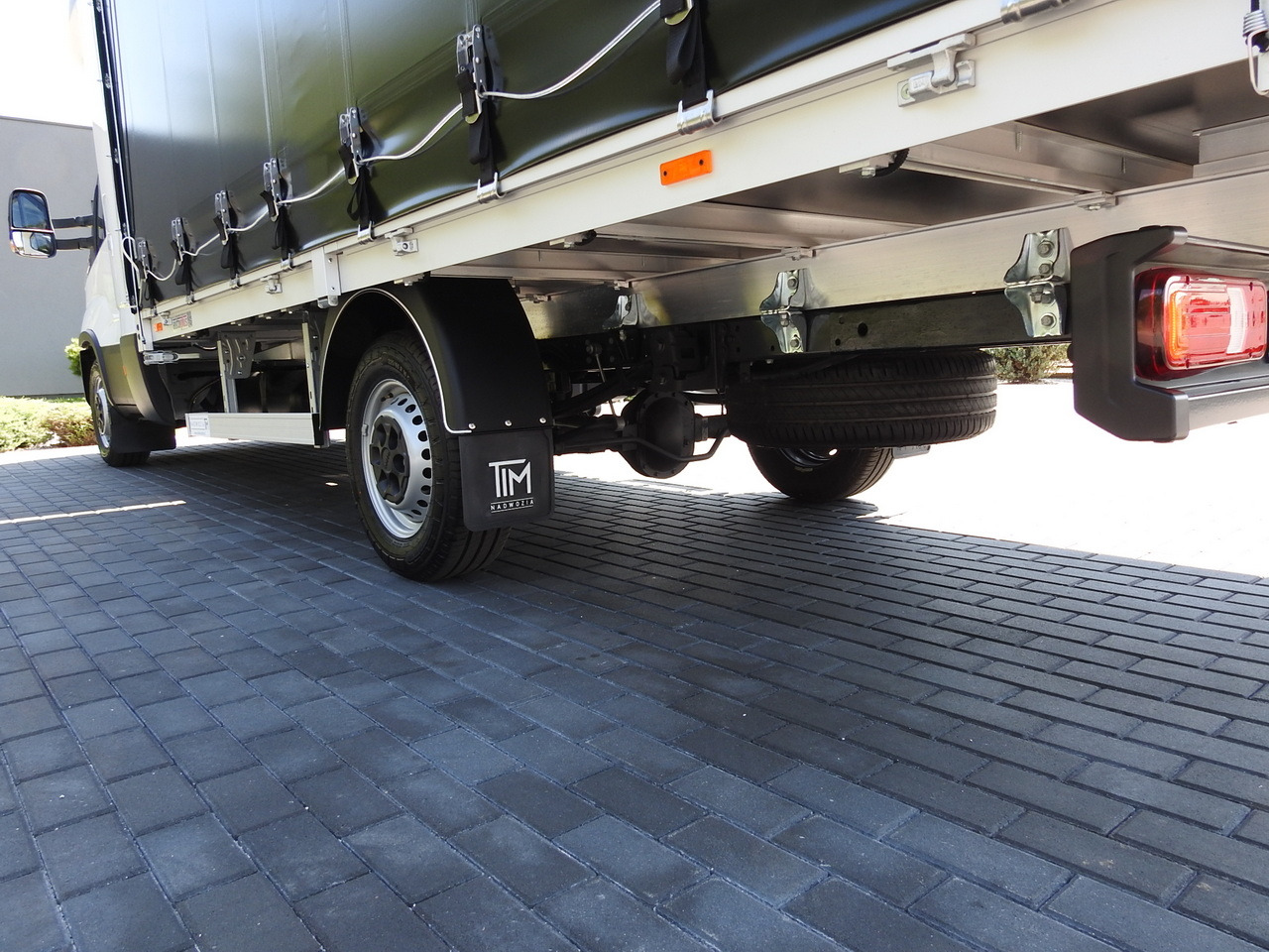 Xe van thùng mui bạt mới IVECO DAILY 35S18 NEW TARPAULIN 8 PALLETS CRUISE CONTROL NAVIGATION LED LIGHTS AUTOMATIC TRANSMISSION HI-MATIC MANUFACTURERS WARRANTY  180HP: hình 16