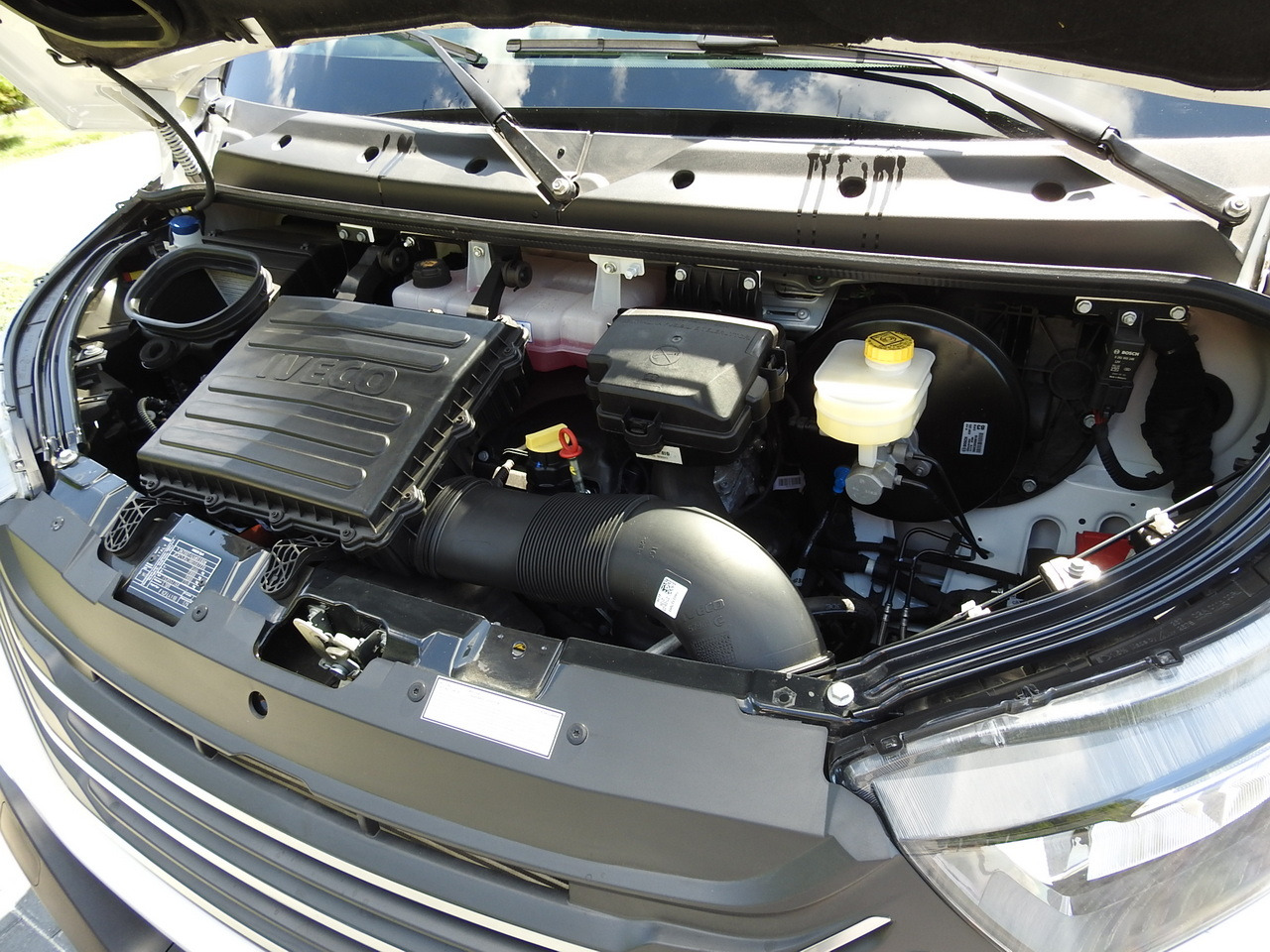 Xe van thùng mui bạt mới IVECO DAILY 35S18 NEW TARPAULIN 8 PALLETS CRUISE CONTROL NAVIGATION LED LIGHTS AUTOMATIC TRANSMISSION HI-MATIC MANUFACTURERS WARRANTY  180HP: hình 30