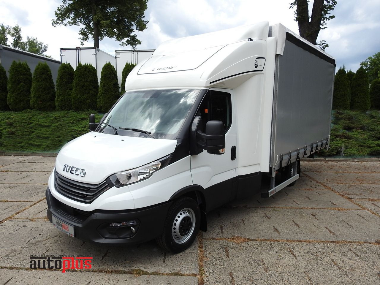IVECO DAILY 35S18 NEW TARPAULIN WEBASTO CRUISE CONTROL AIR CONDITIONING 180HP - Xe van thùng mui bạt: hình 1 IVECO DAILY 35S18 NEW TARPAULIN WEBASTO CRUISE CONTROL AIR CONDITIONING 180HP - Xe van thùng mui bạt: hình 1