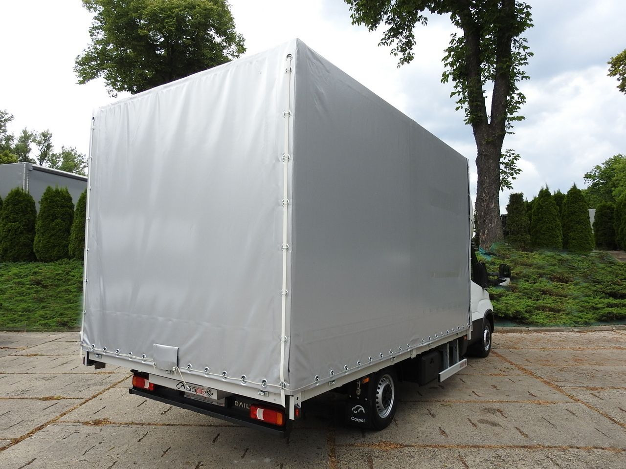 IVECO DAILY 35S18 NEW TARPAULIN WEBASTO CRUISE CONTROL AIR CONDITIONING 180HP - Xe van thùng mui bạt: hình 3 IVECO DAILY 35S18 NEW TARPAULIN WEBASTO CRUISE CONTROL AIR CONDITIONING 180HP - Xe van thùng mui bạt: hình 3