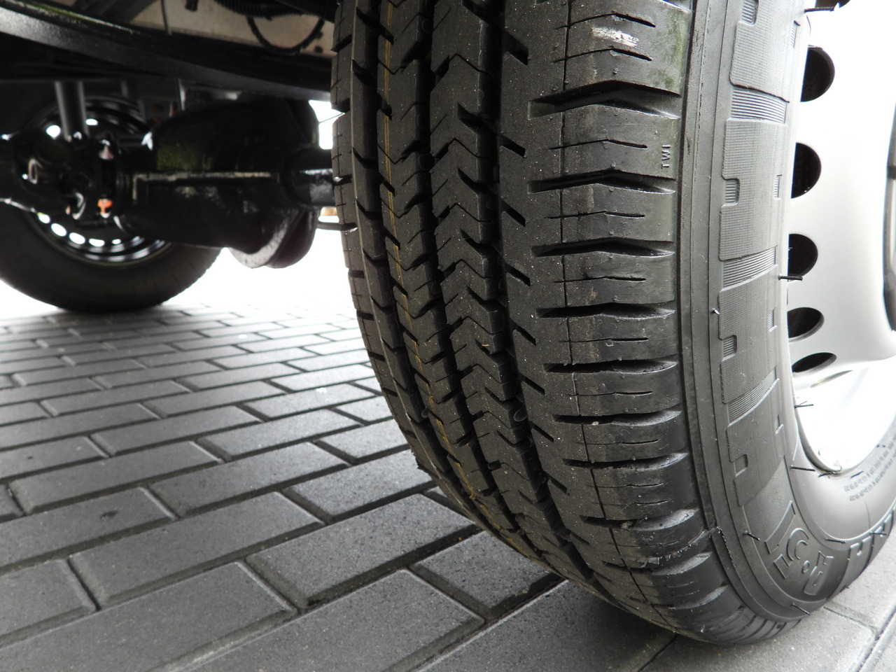 Xe van thùng mui bạt IVECO DAILY  35S18 TARPAULIN 10 PALLETS WEBASTO CRUISE CONTROL AIR CONDITIONING  180HP: hình 25