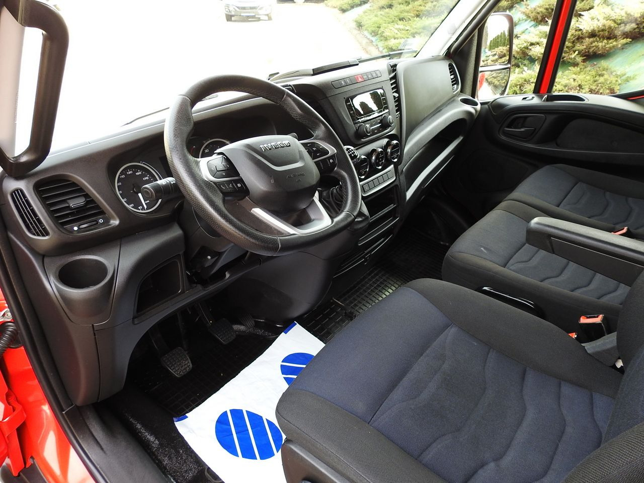 IVECO DAILY 35S18 TARPAULIN 10 PALLETS WEBASTO CRUISE CONTROL LED LIGHTS AIR CONDITIONING 180HP - Xe van thùng mui bạt: hình 2 IVECO DAILY 35S18 TARPAULIN 10 PALLETS WEBASTO CRUISE CONTROL LED LIGHTS AIR CONDITIONING 180HP - Xe van thùng mui bạt: hình 2