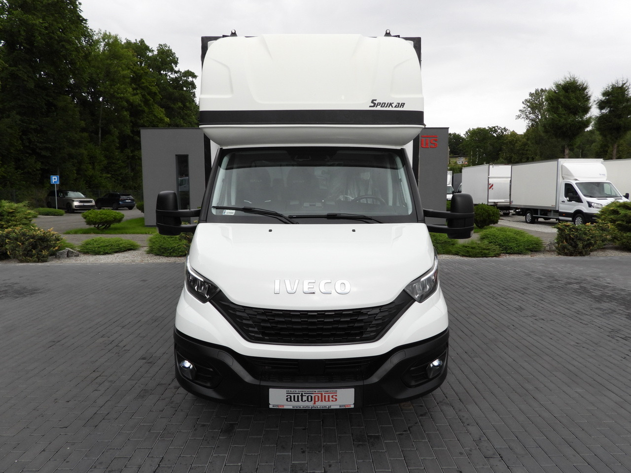 IVECO DAILY 35S18 TARPAULIN 10 PALLETS WEBASTO CRUISE CONTROL NAVIGATION LED LIGHTS AIR CONDITIONING 180HP - Xe van thùng mui bạt: hình 5 IVECO DAILY 35S18 TARPAULIN 10 PALLETS WEBASTO CRUISE CONTROL NAVIGATION LED LIGHTS AIR CONDITIONING 180HP - Xe van thùng mui bạt: hình 5