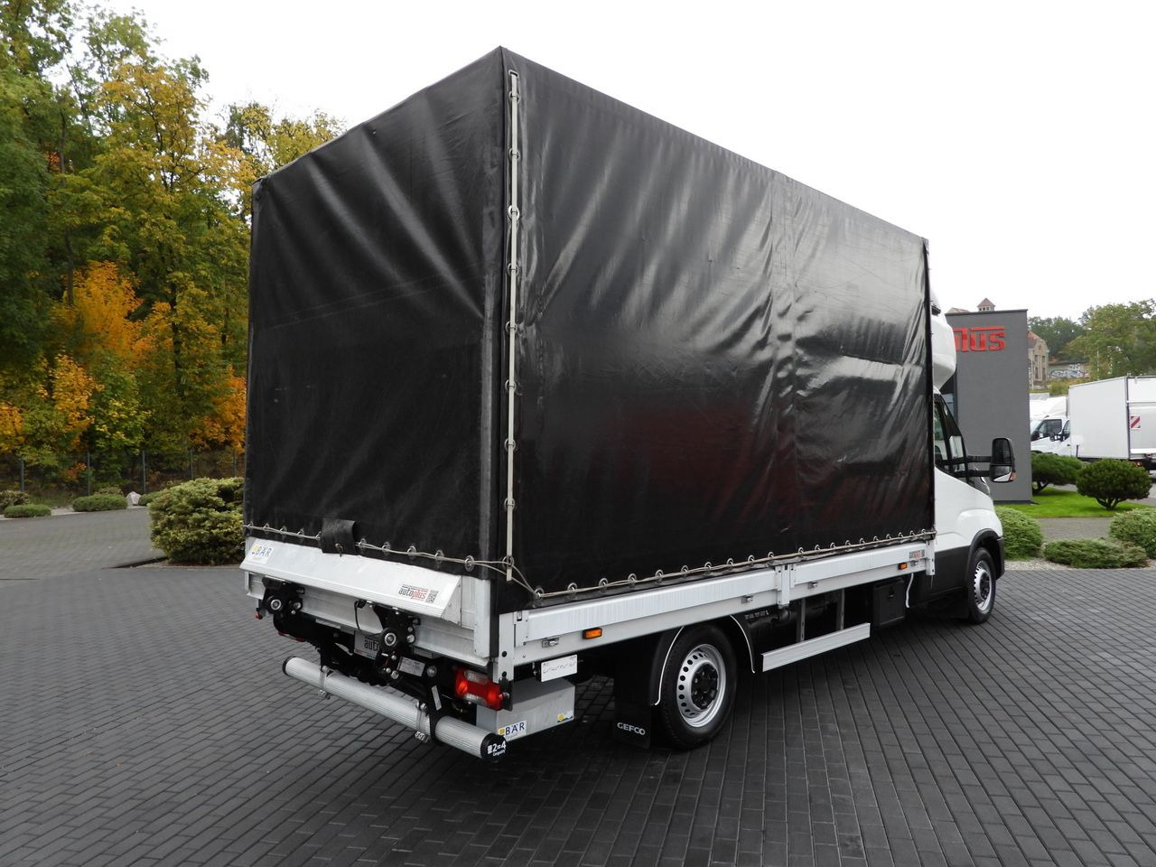 IVECO DAILY 35S18 TARPAULIN LIFT 8 PALLETS WEBASTO CRUISE CONTROL AIR CONDITIONING 180HP - Xe van thùng mui bạt: hình 3 IVECO DAILY 35S18 TARPAULIN LIFT 8 PALLETS WEBASTO CRUISE CONTROL AIR CONDITIONING 180HP - Xe van thùng mui bạt: hình 3