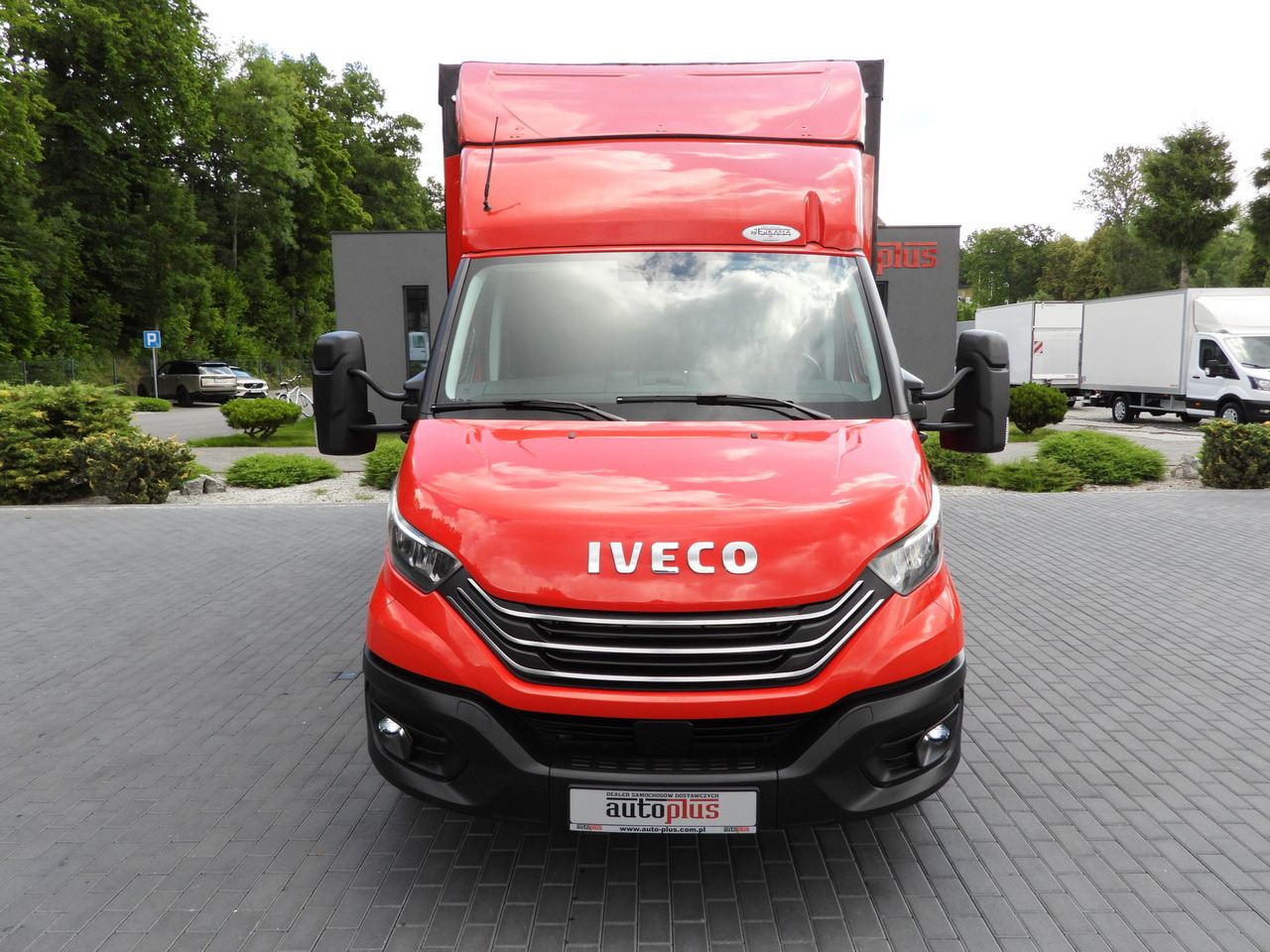 IVECO DAILY 35S21 TARPAULIN 10 PALLETS WEBASTO CRUISE CONTROL NAVIGATION LED LIGHTS PNEUMATICS AUTOMATIC TRANSMISSION HI-MATIC AIR CONDITIONING 210HP - Xe van thùng mui bạt: hình 5 IVECO DAILY 35S21 TARPAULIN 10 PALLETS WEBASTO CRUISE CONTROL NAVIGATION LED LIGHTS PNEUMATICS AUTOMATIC TRANSMISSION HI-MATIC AIR CONDITIONING 210HP - Xe van thùng mui bạt: hình 5