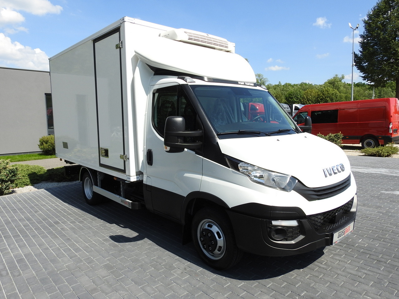 IVECO DAILY 50C15 REGRIGERATOR BOX -5*C POWER SUPPLY 230V AIR CONDITIONING TWIN WHEELS 150HP - Xe van đông lạnh: hình 4 IVECO DAILY 50C15 REGRIGERATOR BOX -5*C POWER SUPPLY 230V AIR CONDITIONING TWIN WHEELS 150HP - Xe van đông lạnh: hình 4
