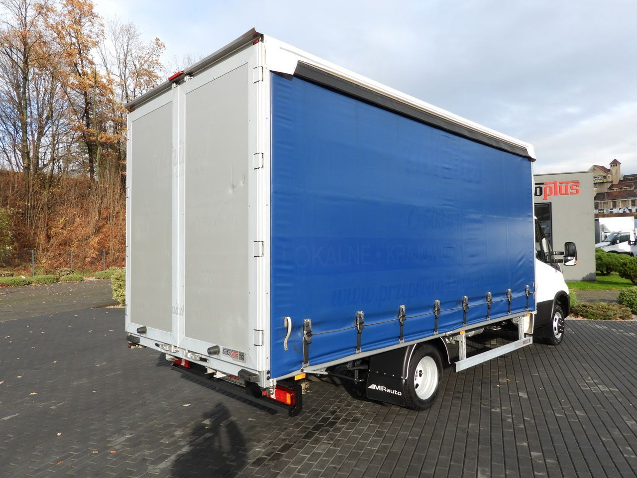 IVECO DAILY 50C16 TARPAULIN 10 PALLETS CRUISE CONTROL TWIN WHEELS AIR CONDITIONING 160HP - Xe van thùng mui bạt: hình 3 IVECO DAILY 50C16 TARPAULIN 10 PALLETS CRUISE CONTROL TWIN WHEELS AIR CONDITIONING 160HP - Xe van thùng mui bạt: hình 3