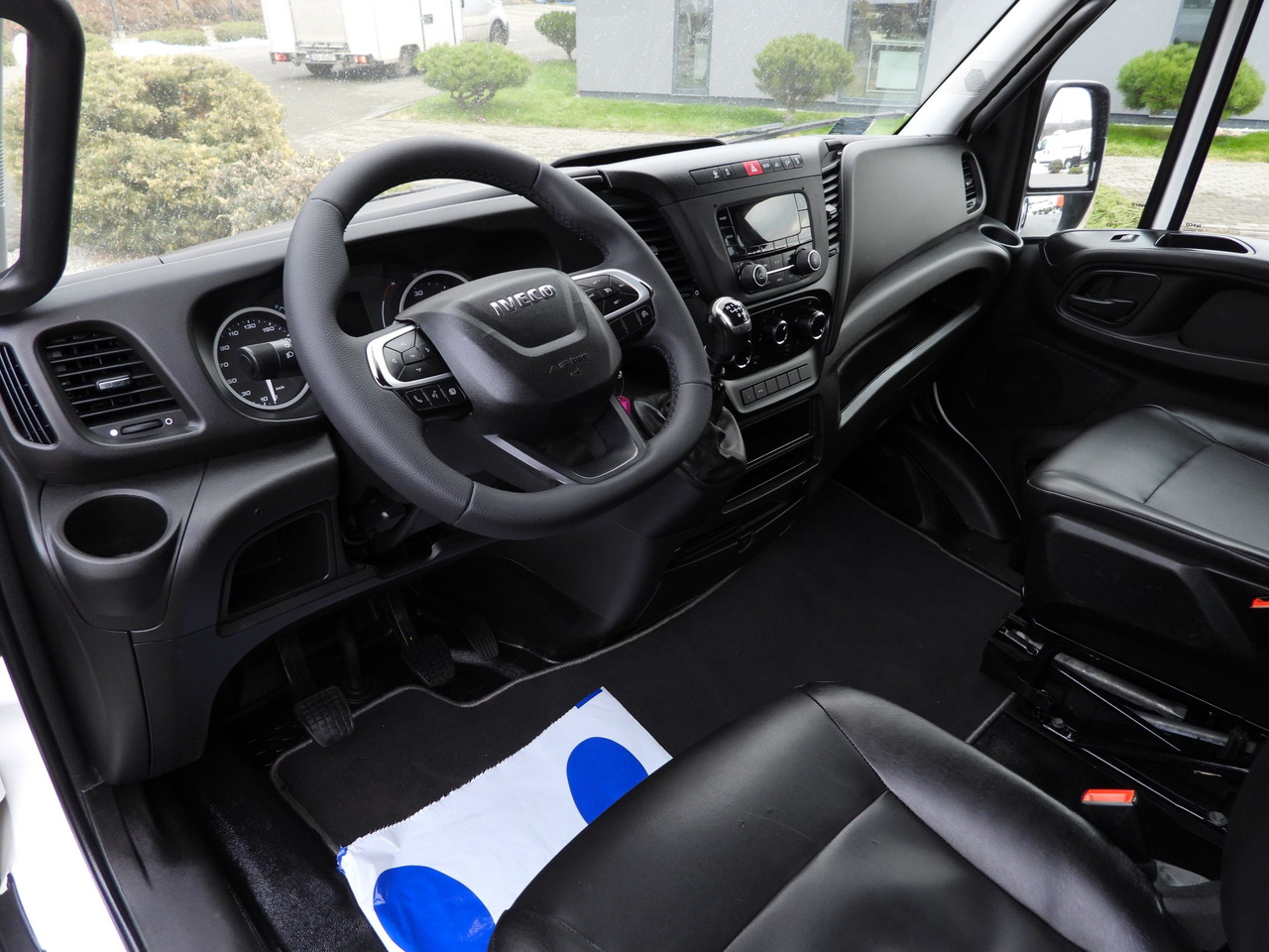 IVECO DAILY 50C16 THREE-WAY TIPPER DOUBLE CABIN DOKA 6 SEATS CRUISE CONTROL PNEUMATICS TWIN WHEELS AIR CONDITIONING 160HP - Xe ben nhỏ: hình 2 IVECO DAILY 50C16 THREE-WAY TIPPER DOUBLE CABIN DOKA 6 SEATS CRUISE CONTROL PNEUMATICS TWIN WHEELS AIR CONDITIONING 160HP - Xe ben nhỏ: hình 2
