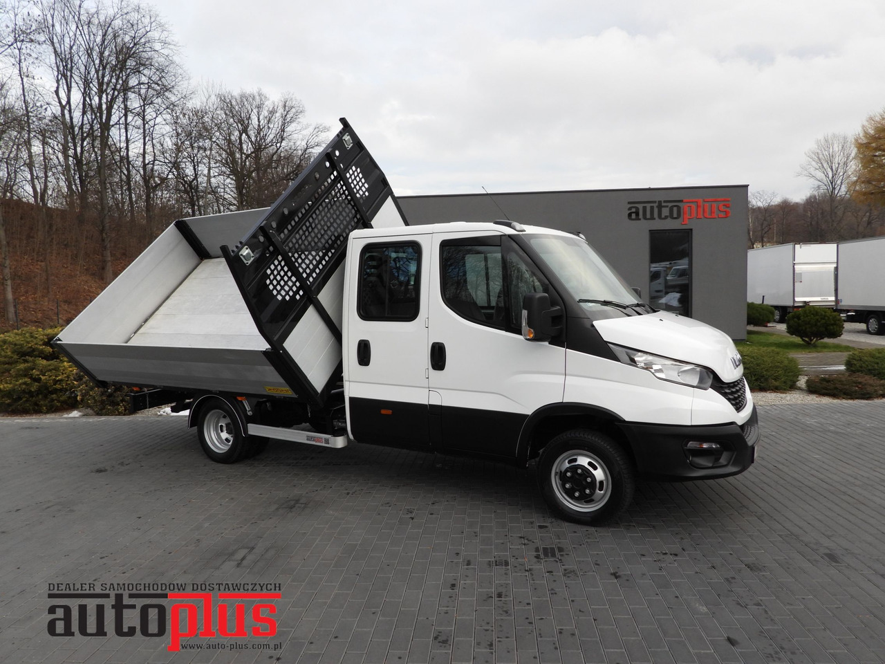 IVECO DAILY 50C16 THREE-WAY TIPPER DOUBLE CABIN DOKA 6 SEATS CRUISE CONTROL PNEUMATICS TWIN WHEELS AIR CONDITIONING 160HP - Xe ben nhỏ: hình 1 IVECO DAILY 50C16 THREE-WAY TIPPER DOUBLE CABIN DOKA 6 SEATS CRUISE CONTROL PNEUMATICS TWIN WHEELS AIR CONDITIONING 160HP - Xe ben nhỏ: hình 1