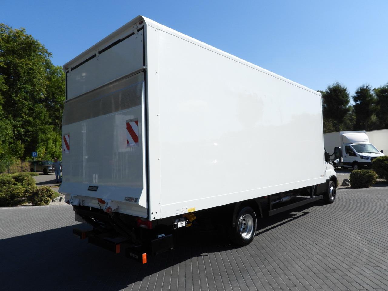 IVECO DAILY 72C18 LIFT 14 PALLETS CRUISE CONTROL PNEUMATICS AUTOMATIC TRANSMISSION HI-MATIC TWIN WHEELS AIR CONDITIONING 180HP - Xe tải hộp: hình 3 IVECO DAILY 72C18 LIFT 14 PALLETS CRUISE CONTROL PNEUMATICS AUTOMATIC TRANSMISSION HI-MATIC TWIN WHEELS AIR CONDITIONING 180HP - Xe tải hộp: hình 3
