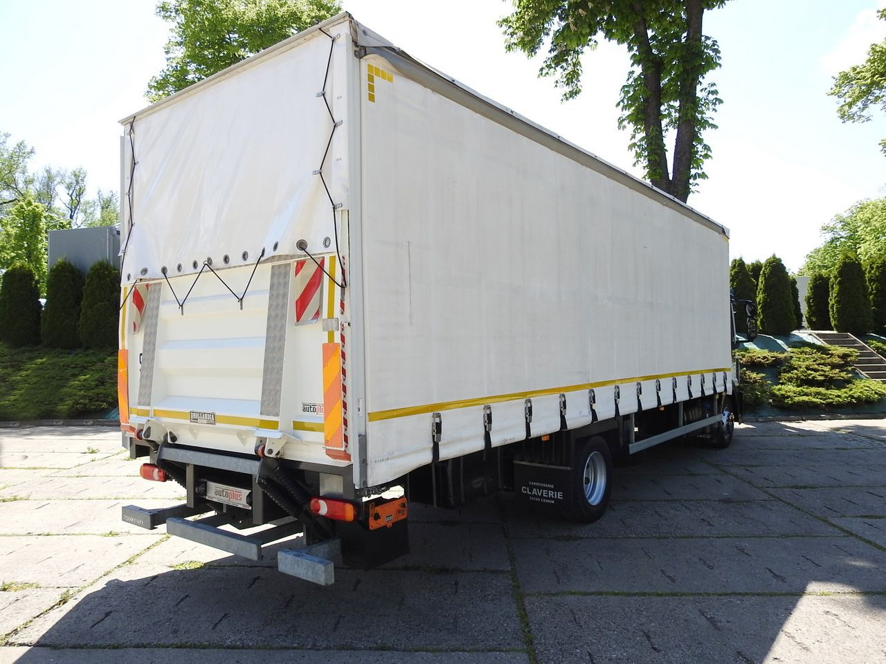 IVECO EUROCARGO 120 - 220 TARPAULIN LIFT 20 PALLETS LED LIGHTS AUTOMATIC TRANSMISSION HI-MATIC TWIN WHEELS AIR CONDITIONING 220HP - Xe van thùng mui bạt: hình 3 IVECO EUROCARGO 120 - 220 TARPAULIN LIFT 20 PALLETS LED LIGHTS AUTOMATIC TRANSMISSION HI-MATIC TWIN WHEELS AIR CONDITIONING 220HP - Xe van thùng mui bạt: hình 3