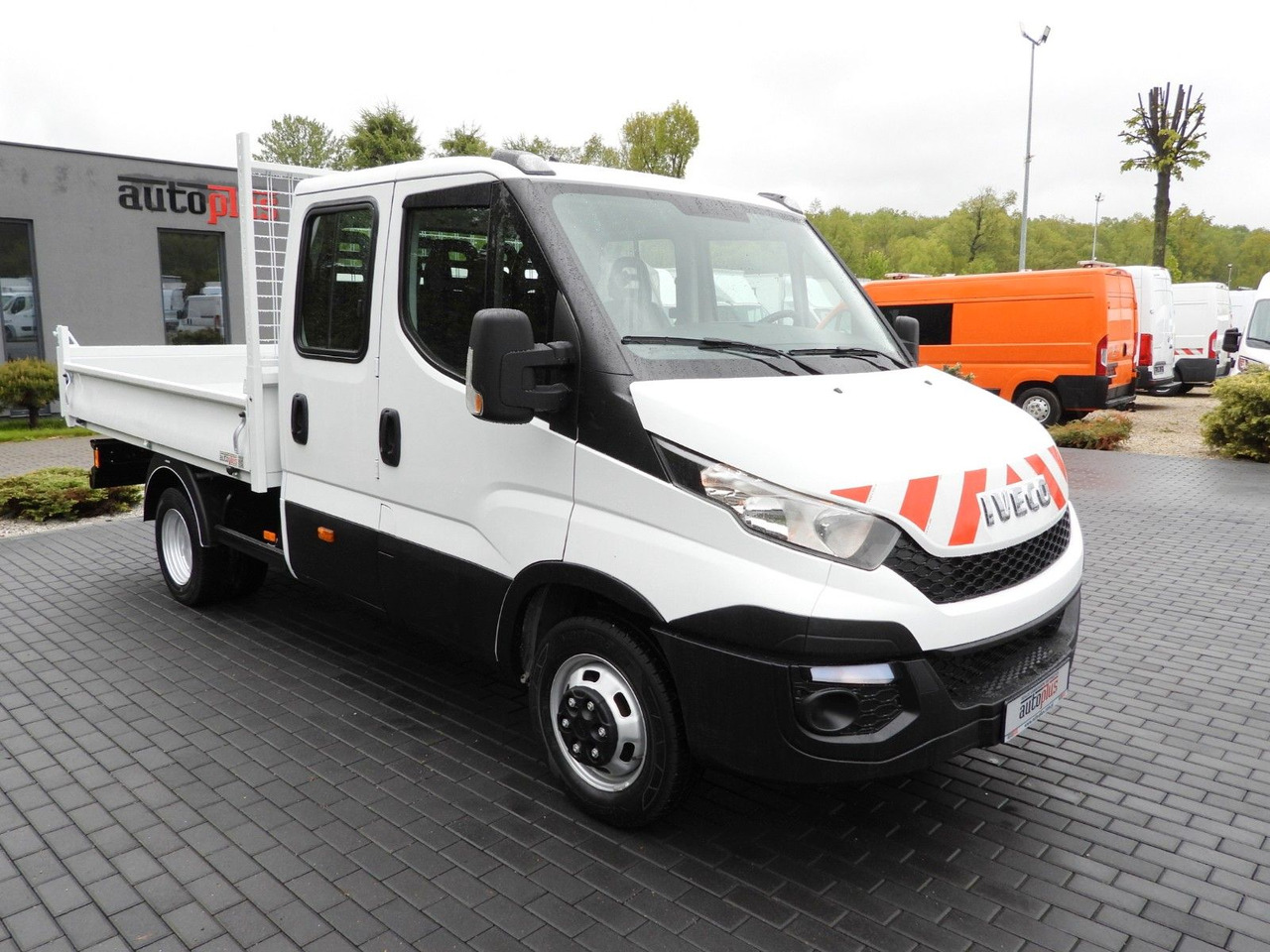 Iveco DAILY 35C13 KIPPER DOPPELKABINE DOKA 7 SITZE A/C - Xe ben nhỏ, Xe tải van: hình 4 Iveco DAILY 35C13 KIPPER DOPPELKABINE DOKA 7 SITZE A/C - Xe ben nhỏ, Xe tải van: hình 4