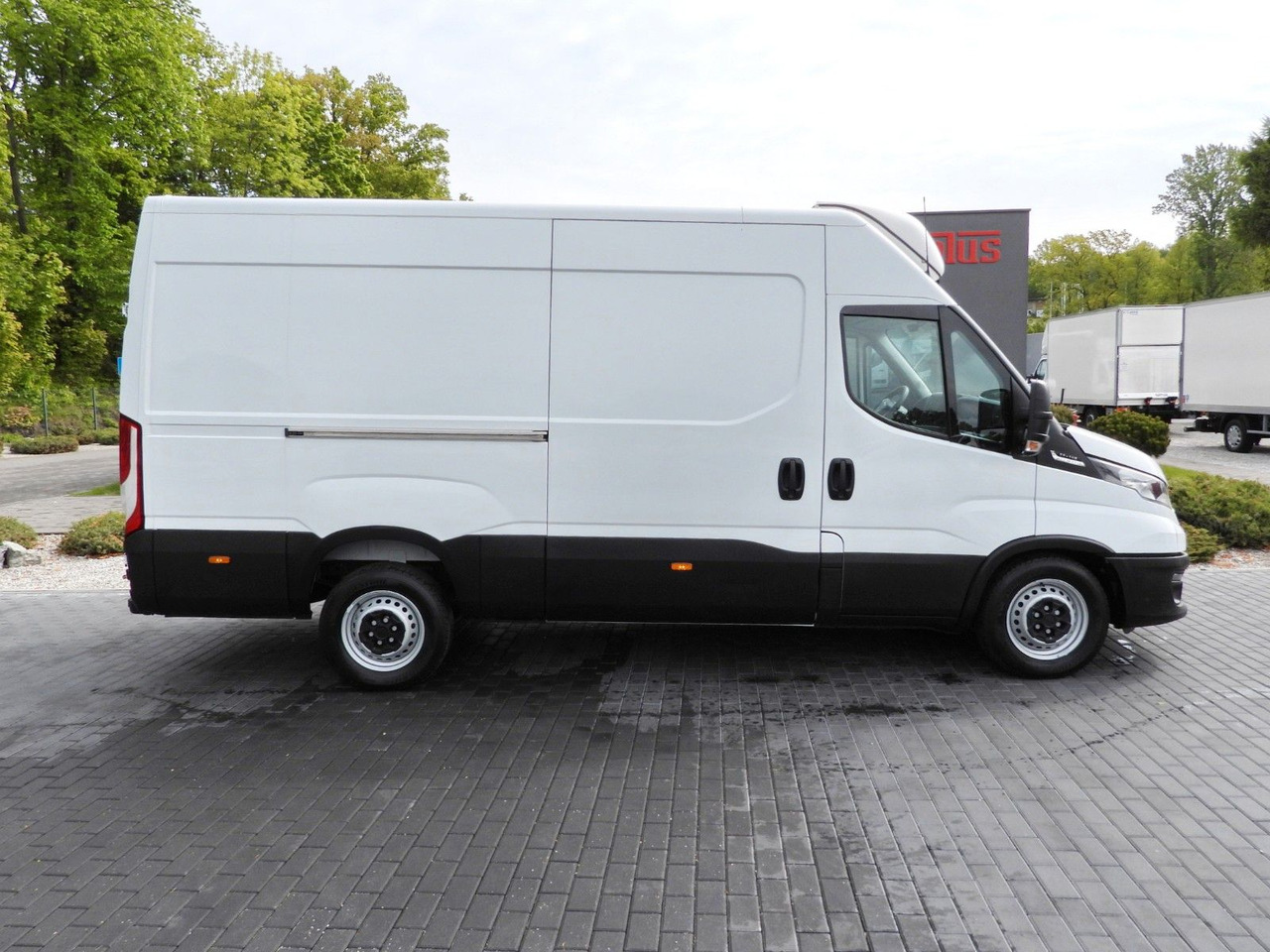 Cho thuê  Iveco DAILY 35S14 KÜHLKASTENWAGEN-10*C TEMPOMAT Iveco DAILY 35S14 KÜHLKASTENWAGEN-10*C TEMPOMAT: hình 7